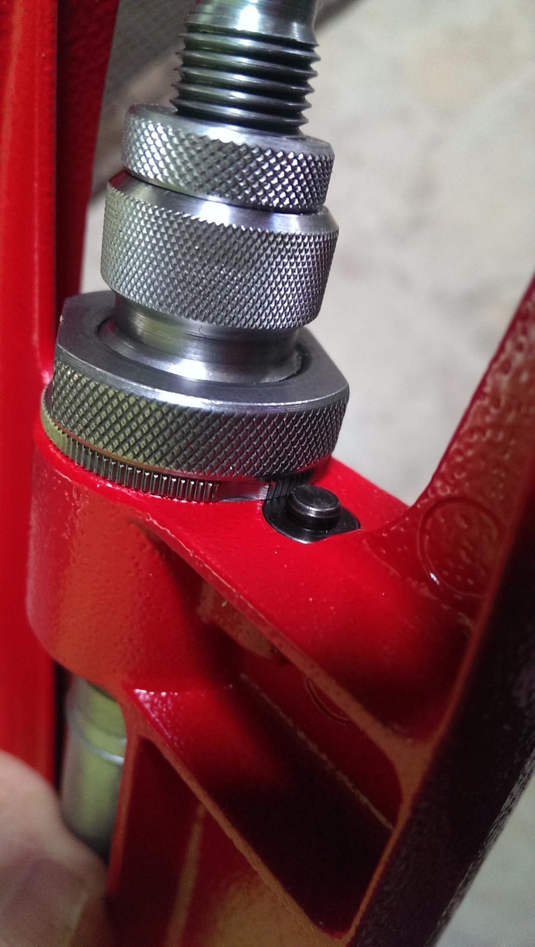 Lee Precision 90685 Cast Iron Reloading Hand Press Only (Red) customer photo 1