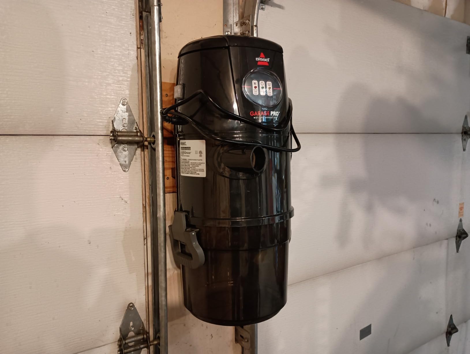 Bissell Garage Pro Wall-Mounted Wet Dry Vacuum/Blower, 18P03 customer photo 1