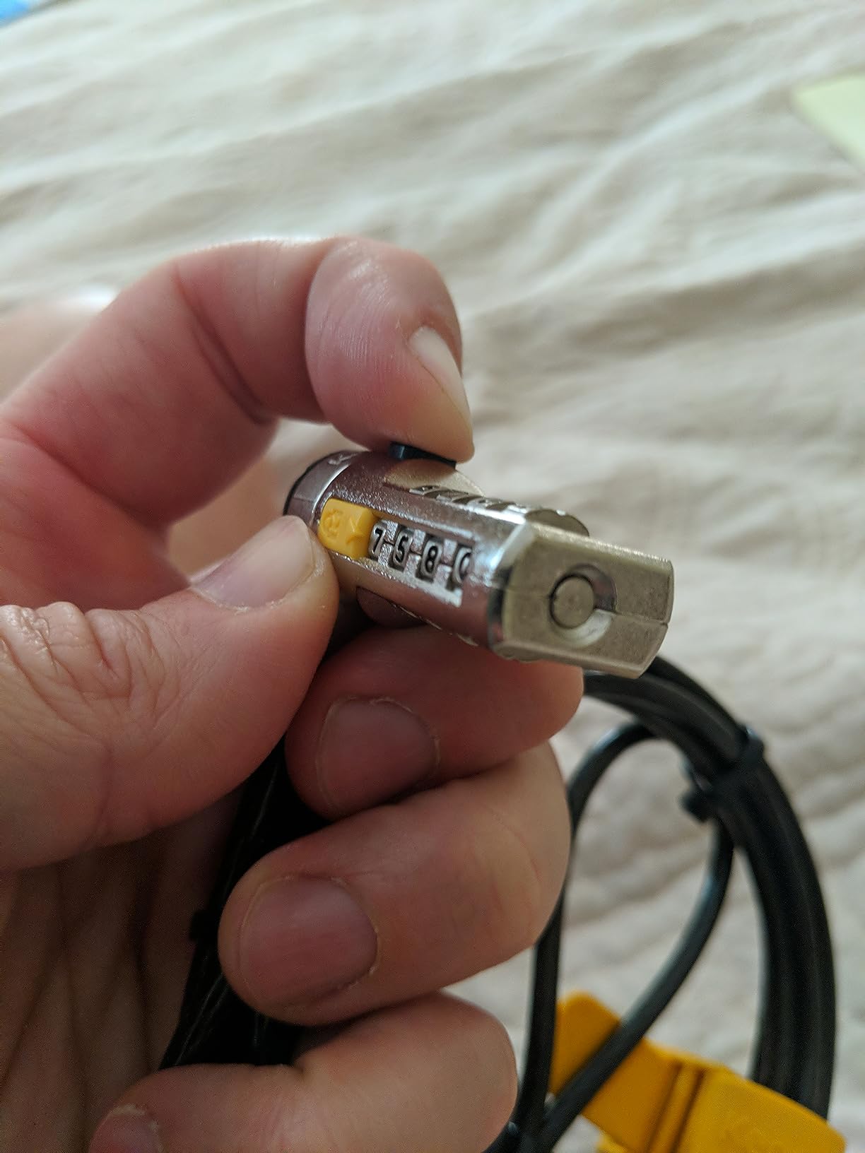 Kensington Combination Cable T-Bar Standard Lock Slot for Laptops, Resettable 4 digit password with 6 Foot Cable, K64673AM customer photo 1