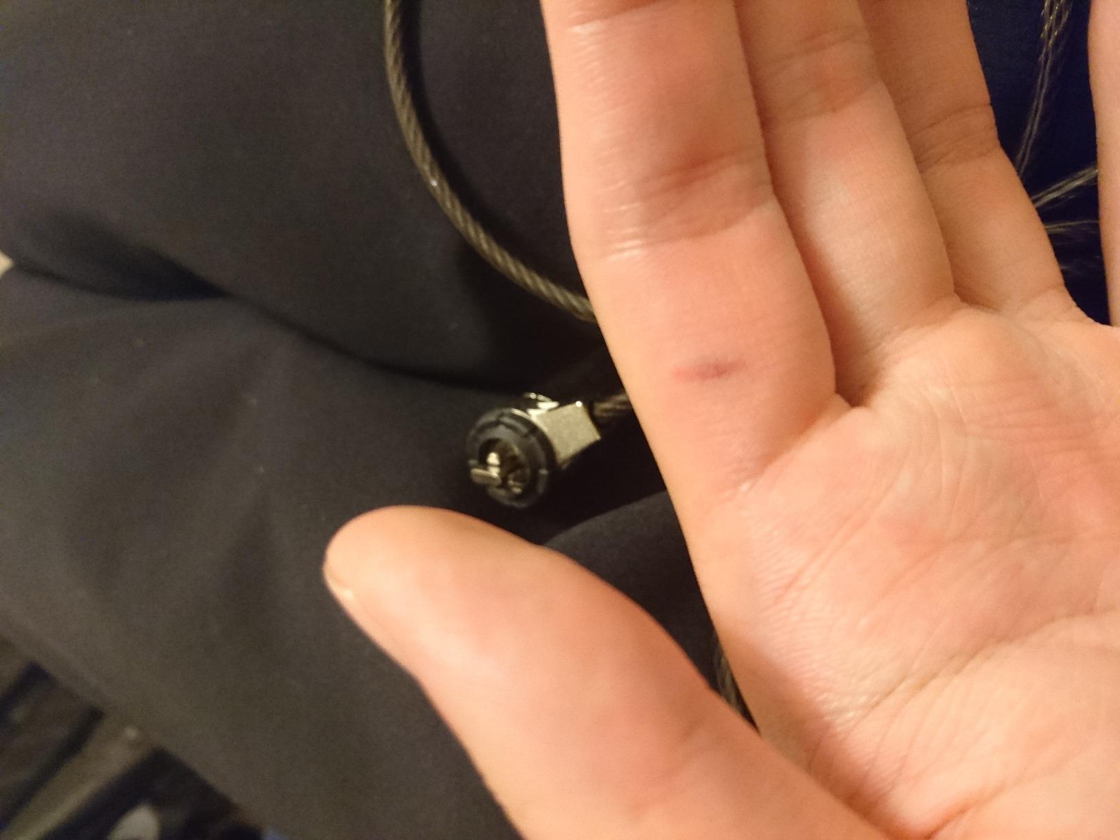 Kensington Combination Cable T-Bar Standard Lock Slot for Laptops, Resettable 4 digit password with 6 Foot Cable, K64673AM customer photo 2