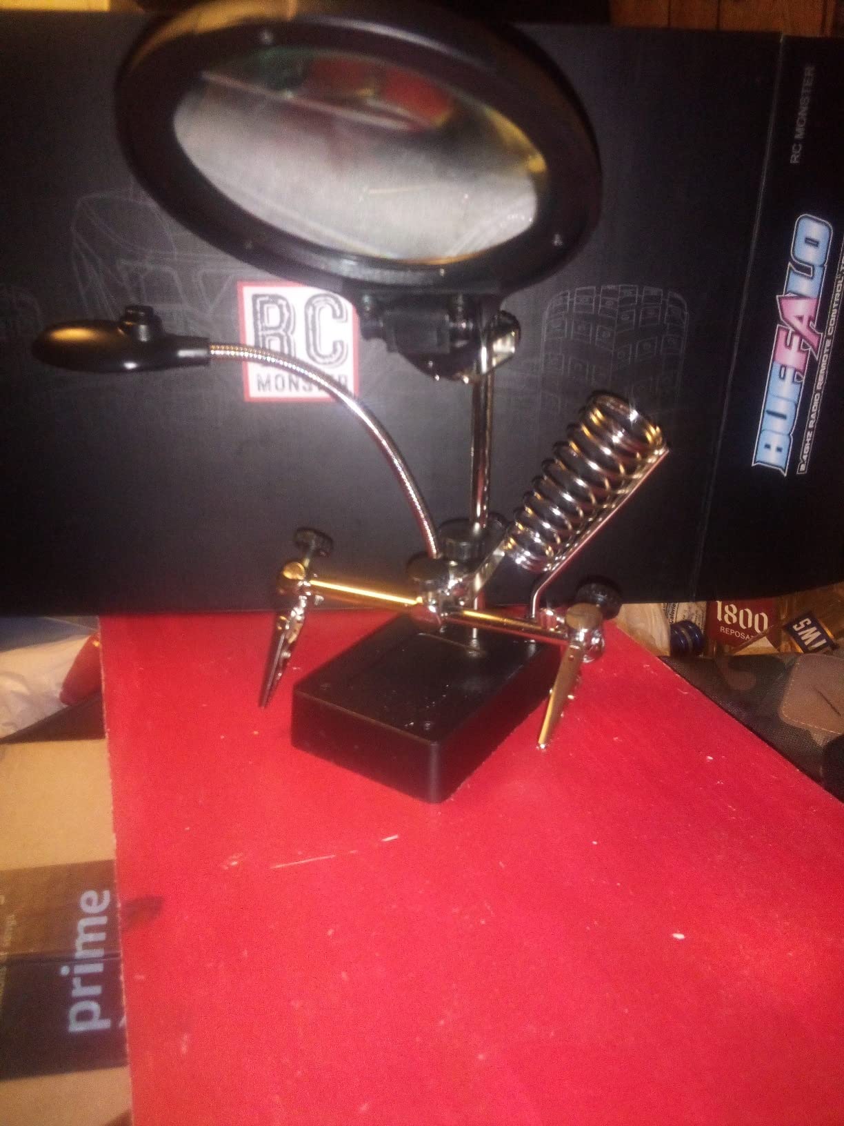 LED-lit Magnifying Glass Helping Hands Soldering Station, Alligator Clips customer photo 1