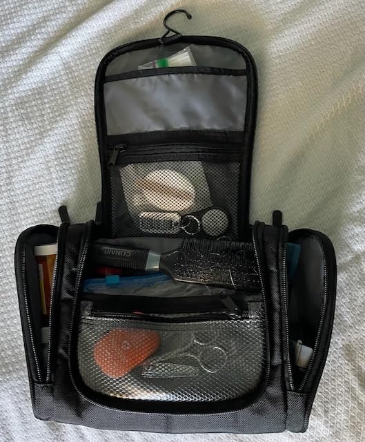 Amazon Essentials Spacious Toiletry Bag, Hanging Cosmetic Dopp Kit with Multiple Compartments, Durable Polyester, Large Capacity Storage, Compact Design, Black (Previously Amazon Basics) customer photo 2