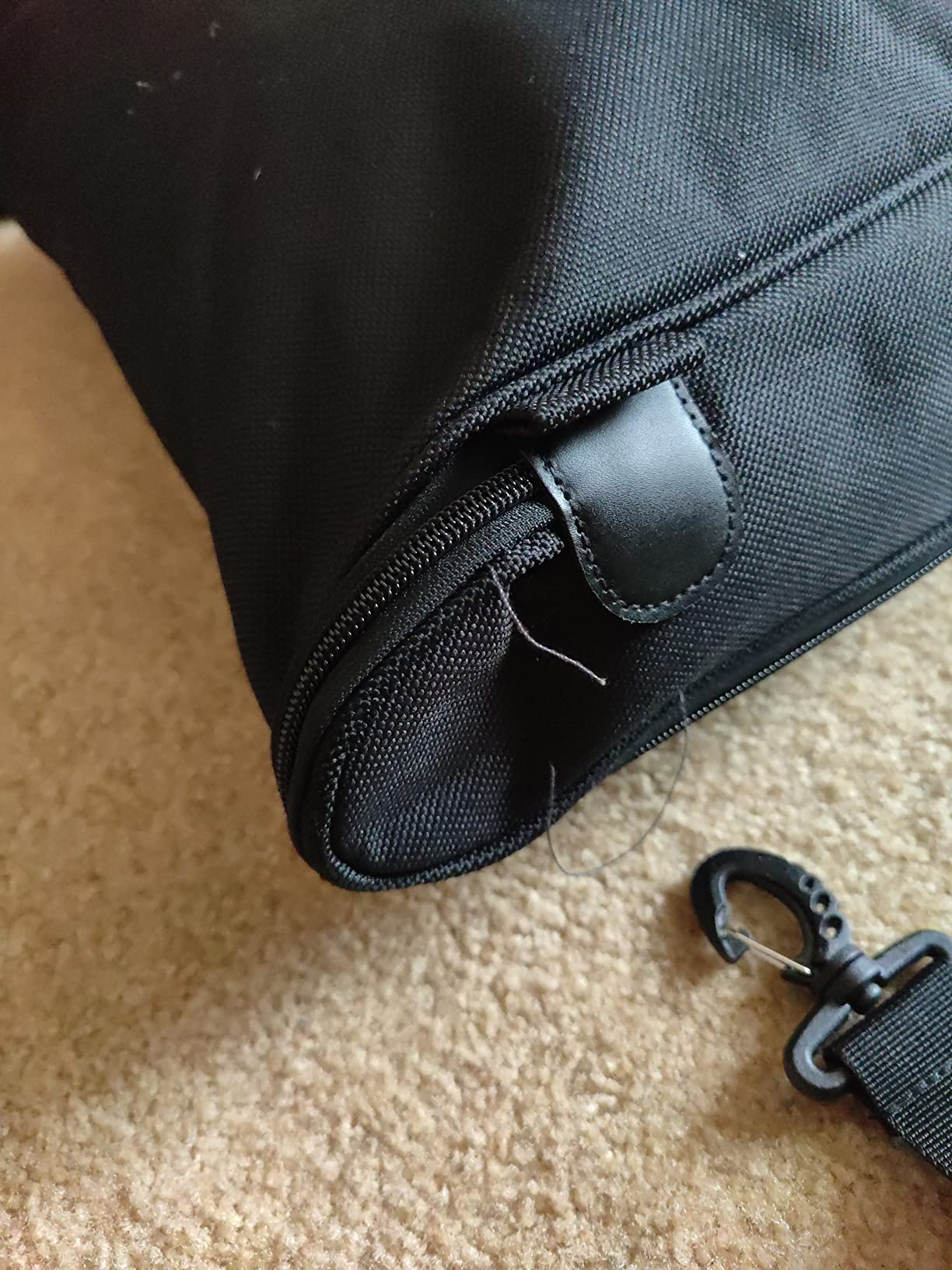 ZEGUR Premium travel garment bag. Carry-on for Men & Women. Hangs 4 Items customer photo 1