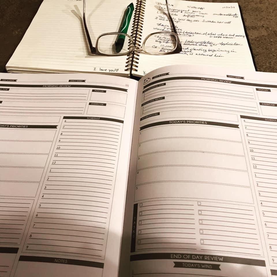 Panda Planner Pro A4 Daily Planner 2026, 6 Month, Large 8.5x11, Black customer photo 2