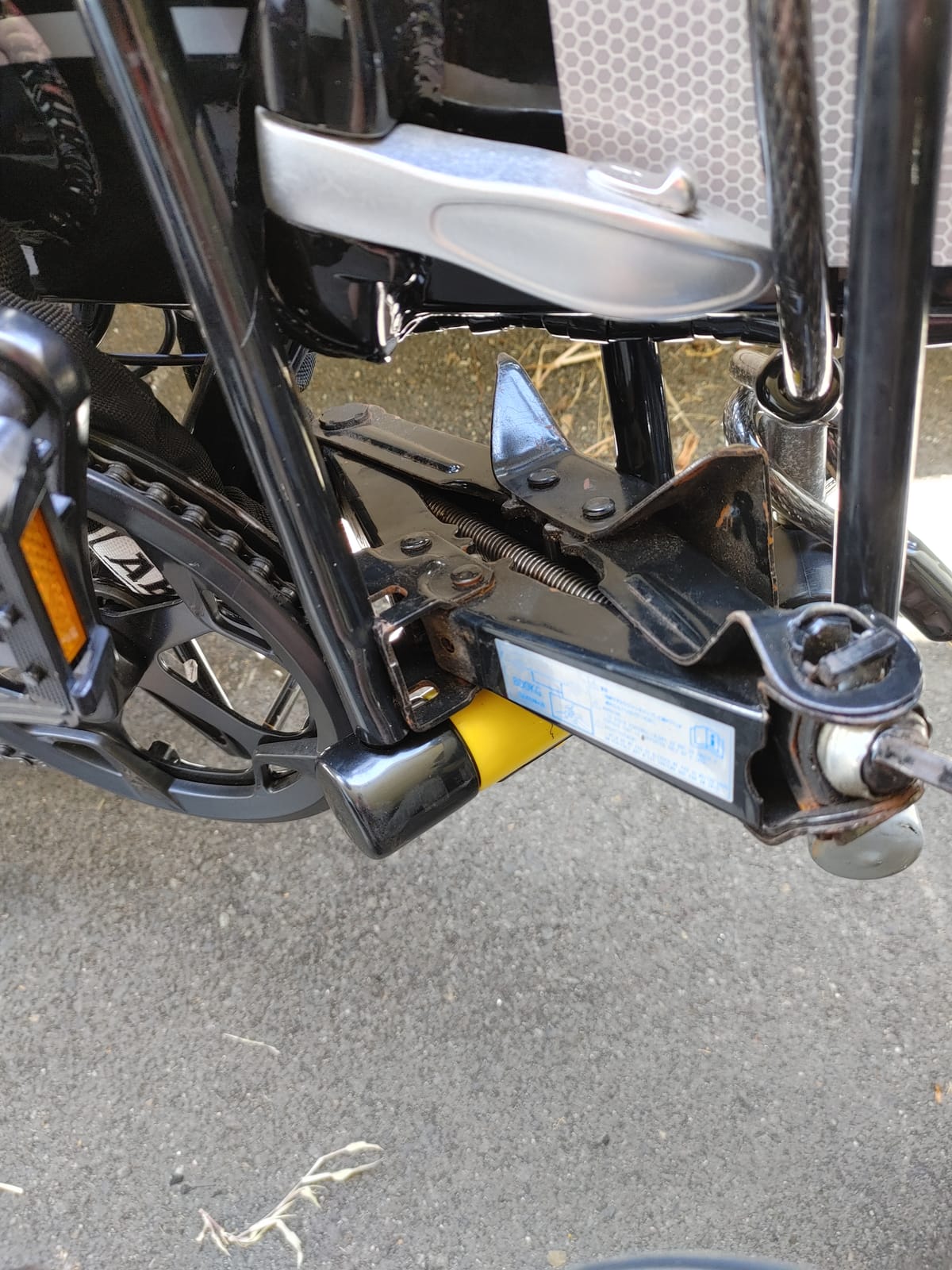 Kryptonite New York Long Shackle Bike U-Lock, Heavy Duty Anti-Theft Security Bicycle Lock Sold Secure Gold, 16mm Long Shackle with Keys, Ultimate Security Lock for Bicycles E-Bikes Scooters customer photo 2