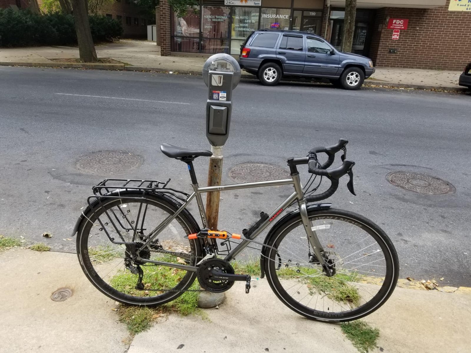 Kryptonite Evolution Mini-7 Bike U-Lock, 13mm Steel Shackle, 4 ft Cable customer photo 2