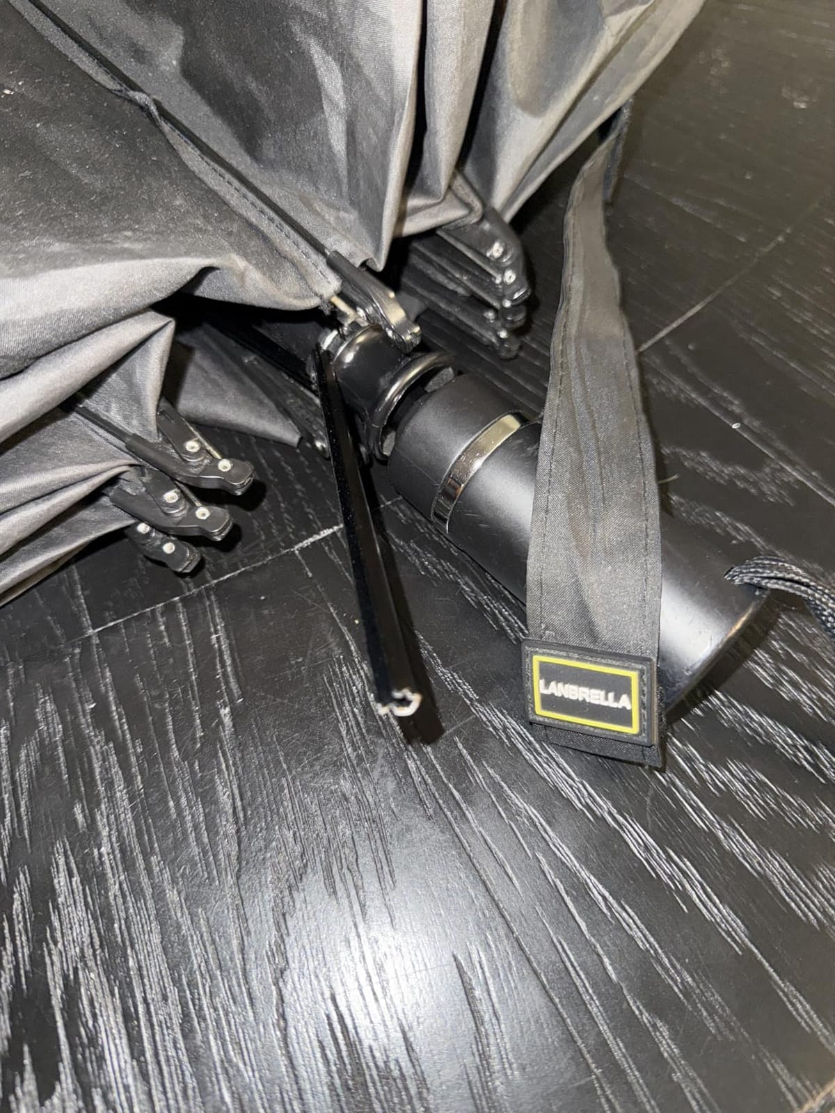 LANBRELLA Compact Reverse Folding Umbrella Auto Windproof Travel Umbrella customer photo 2
