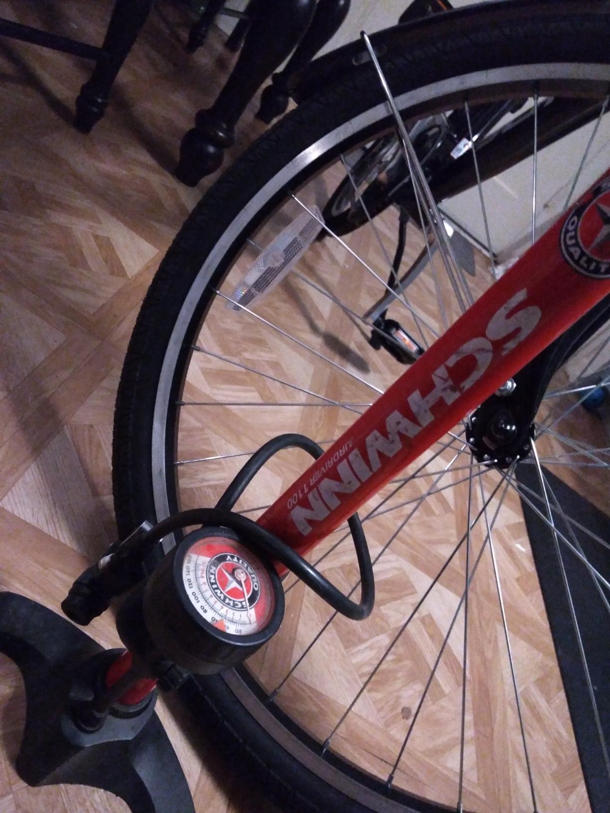 Schwinn Suburban Adult Comfort Bike, Men and Women, 26-Inch Wheels, 7 Speed Drivetrain, 16 or 17-Inch Aluminum Frame, Alloy Linear Hand Brakes customer photo 1