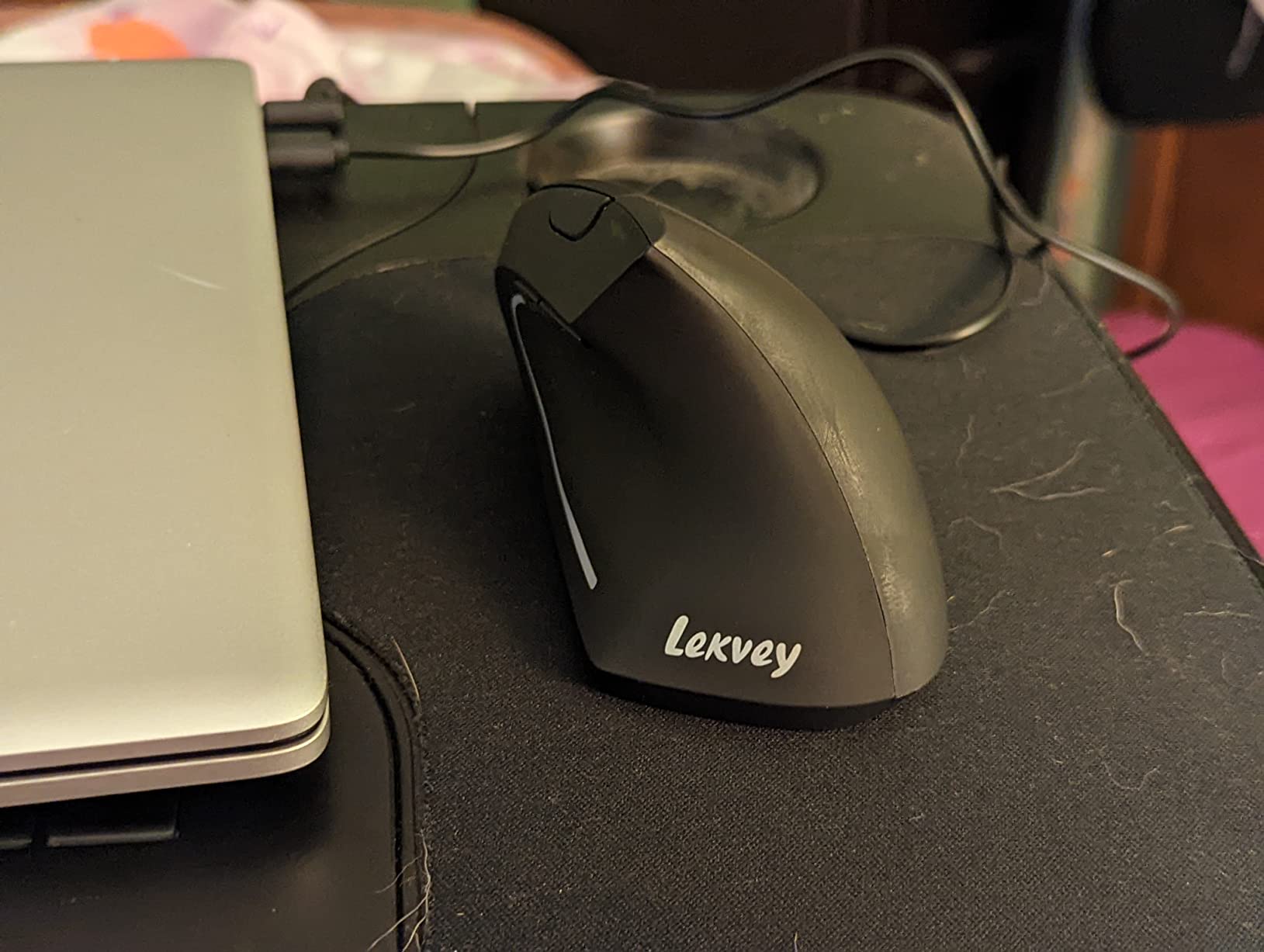 Lekvey Ergonomic Mouse, Rechargeable Vertical Wireless Mouse, Comfort Grip customer photo 2