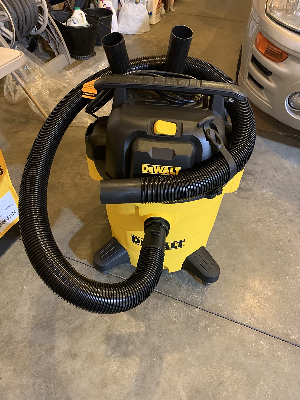 DEWALT 12 Gal. 5.5 HP Poly Wet/Dry Vacuum with Hose and Accessories DXV12P customer photo 2