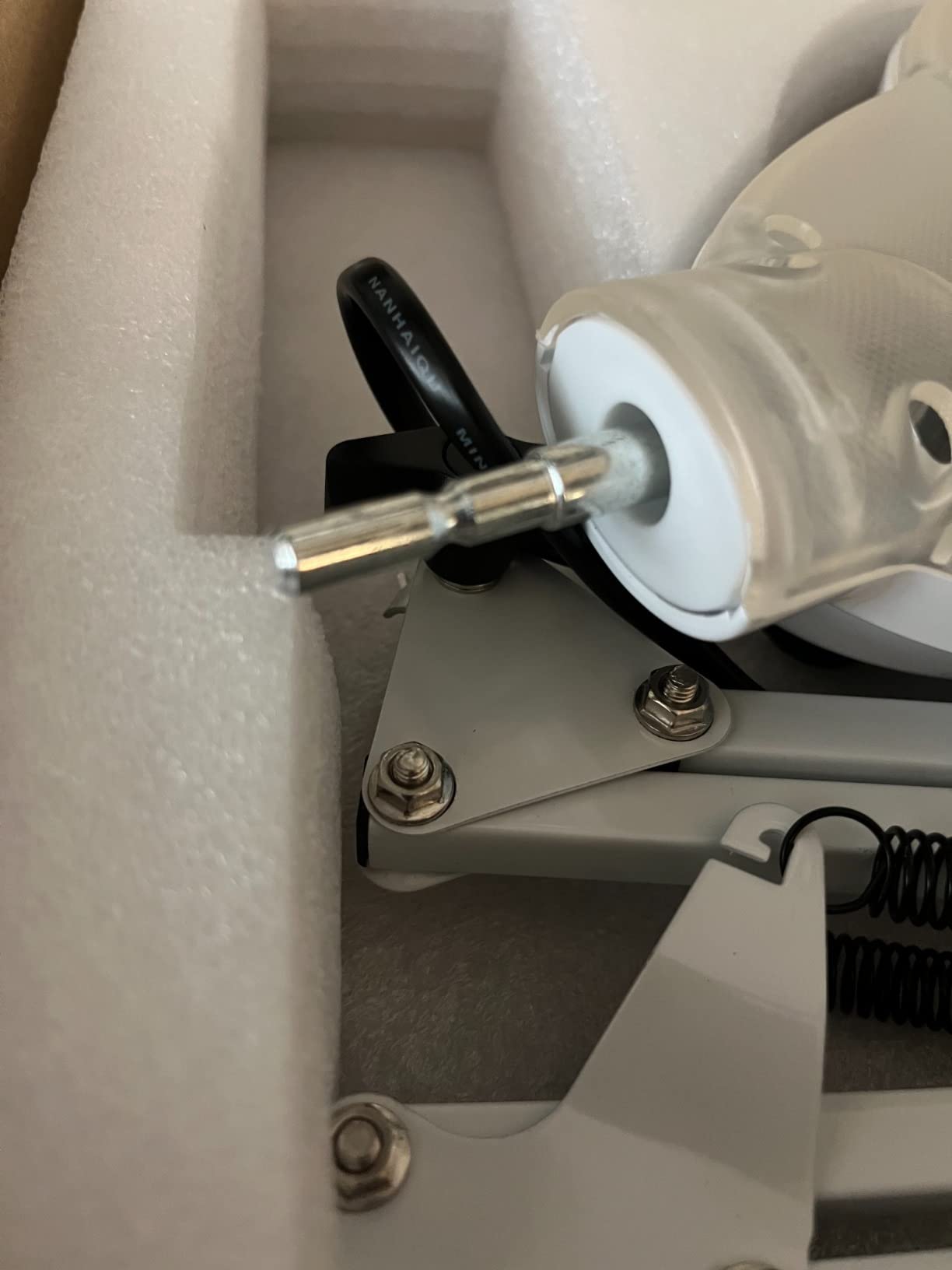 KIRKAS LED Magnifying Lamp with Clamp, 2,200 Lumens Dimmable 28in 12X customer photo 1