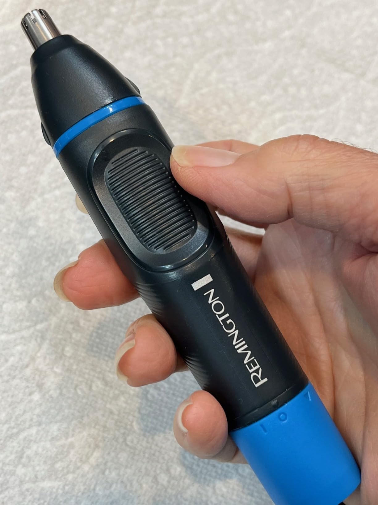 Remington Nose, Ear & Eyebrow Trimmer, Waterproof Groomer customer photo 2