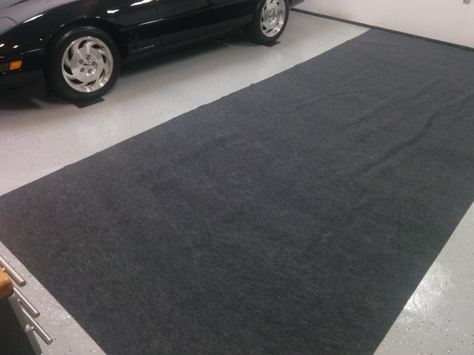 Armor All Premium Oil Spill Mat, Garage Floor Maintenance Mat, 30
