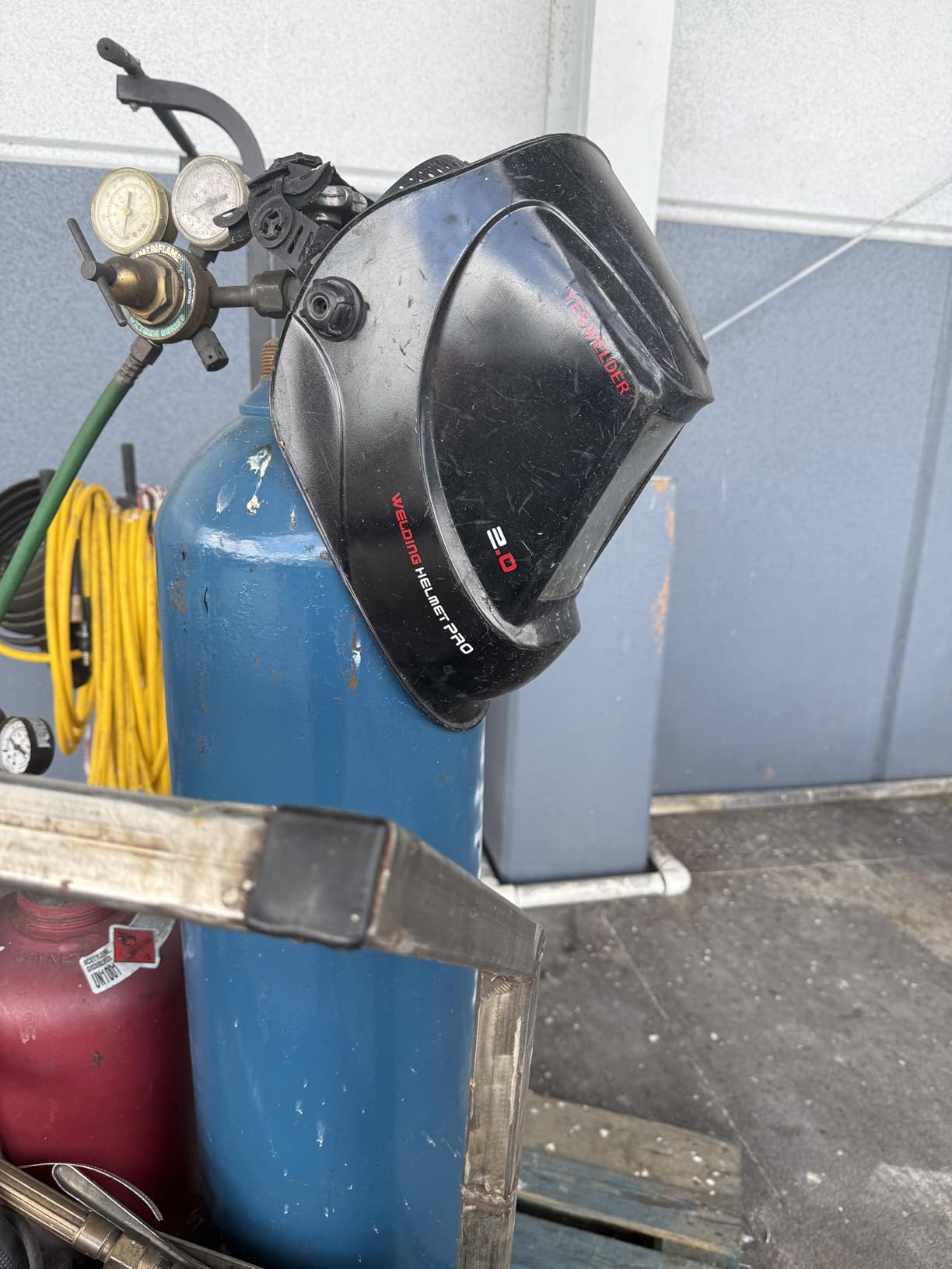 YESWELDER Auto Darkening Welding Helmet, Large View, LYG-M800H customer photo 1