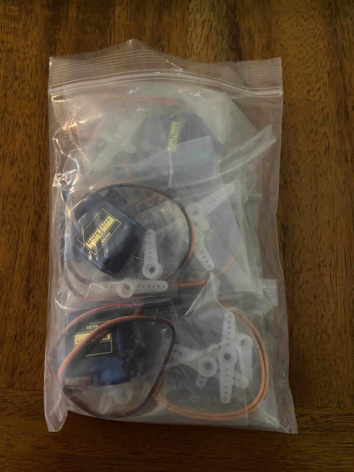 Dorhea 5 Pcs SG90 Micro Servo Motor Mini SG90 9g Servo Kit Compatible with RC Helicopter Airplane Car Boat Robot Arm/Hand/Walking/Door Lock Control customer photo 1