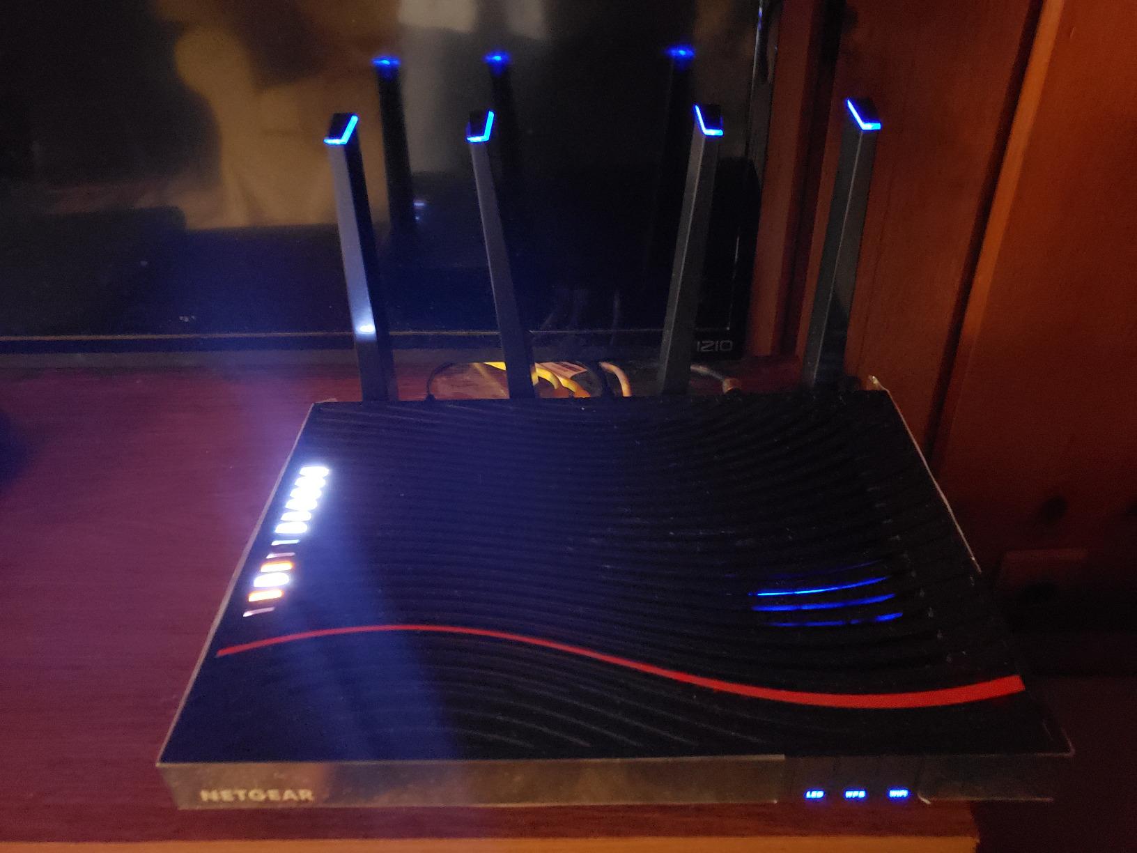 NETGEAR Nighthawk Cable Modem WiFi Router Combo (C7800) - Compatible with Cable Providers Including Xfinity by Comcast, Cox, Spectrum | Cable Plans Up to 1 Gigabit | AC3200 WiFi Speed | DOCSIS 3.1 customer photo 1