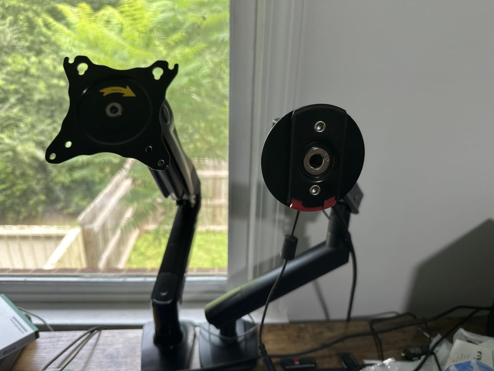 HUANUO FlowLift™ Single Monitor Mount, 13 to 32 Inch Monitor Arm, Adjustable Monitor Stand, Vesa Mount with Clamp and Grommet Base - Fits 4.4 to 19.8lbs LCD Computer Monitors customer photo 1
