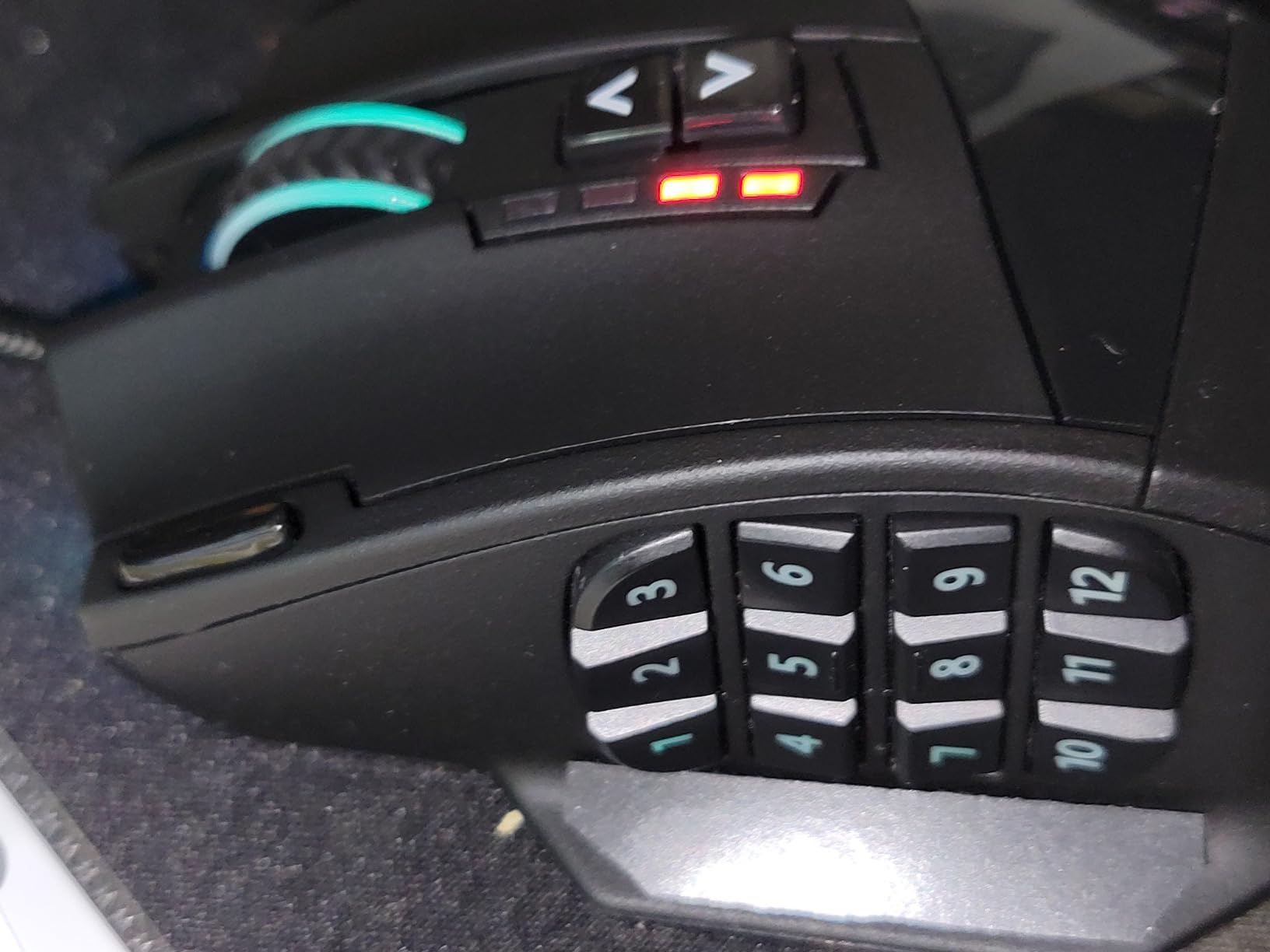 UtechSmart Venus Pro Wireless MMO Gaming Mouse - 16000 DPI RGB customer photo 2