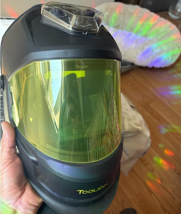 TOOLIOM True Color Auto Darkening Welding Helmet with Large View customer photo 2