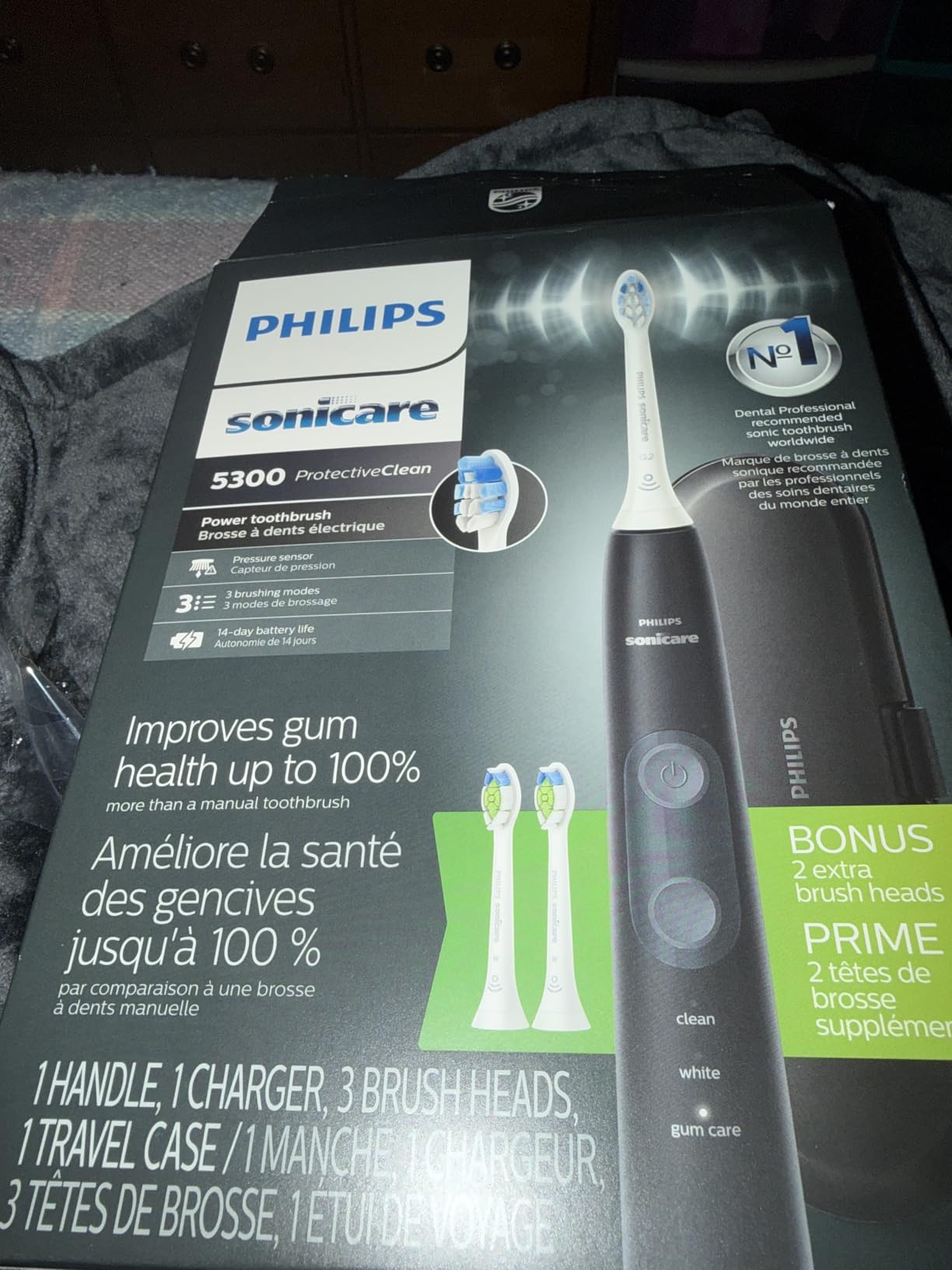Philips Sonicare 5300 Rechargeable Electric Toothbrush, 3 Brush Head, Black customer photo 2