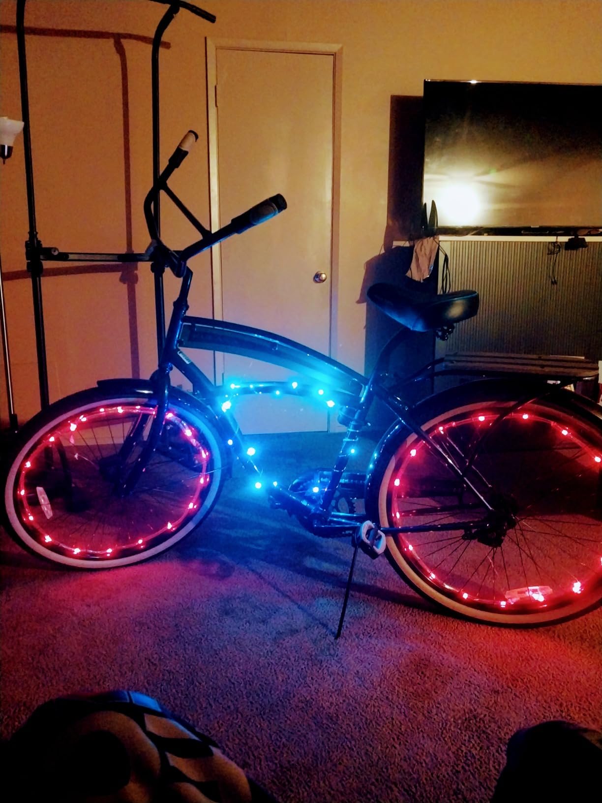 Kulana Lakona Shore, Tide or Wave Cruiser Bike, 20, 24 or 26 Inch Bike for Adults and Youth, 7 or Single Speed Beach Cruiser Bicycle, Rear Coaster Brake, Extra Wide, Cushioned Seat, Fenders customer photo 2