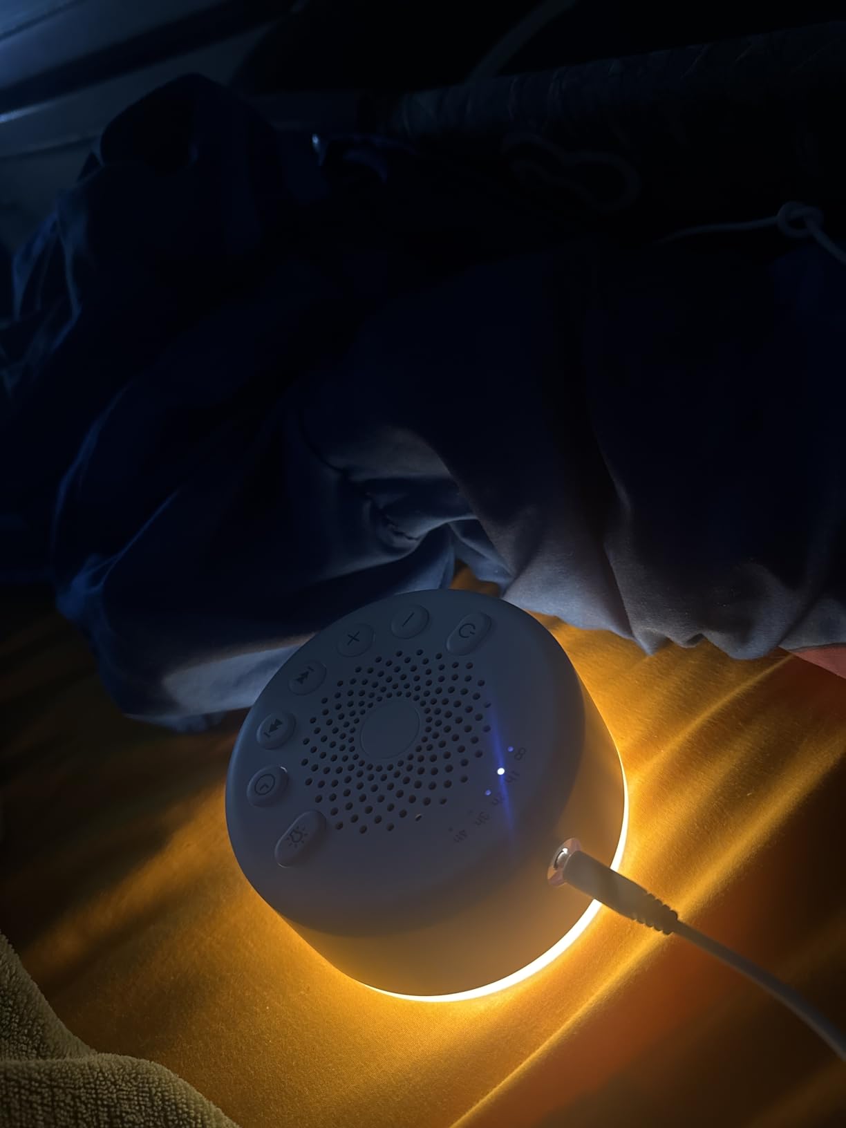Sound Machine Easysleep White Noise Machine with 25 Soothing Sounds and Night Lights with Memory Function 32 Levels of Volume and 5 Sleep Timer Powered by AC or USB for Sleeping Relaxation (White) customer photo 2