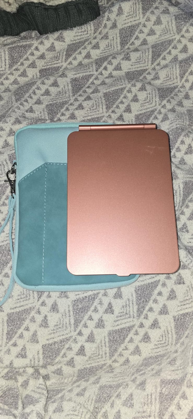 FUNTOUCH Rechargeable Travel Makeup Mirror with 72 Led Lights customer photo 2
