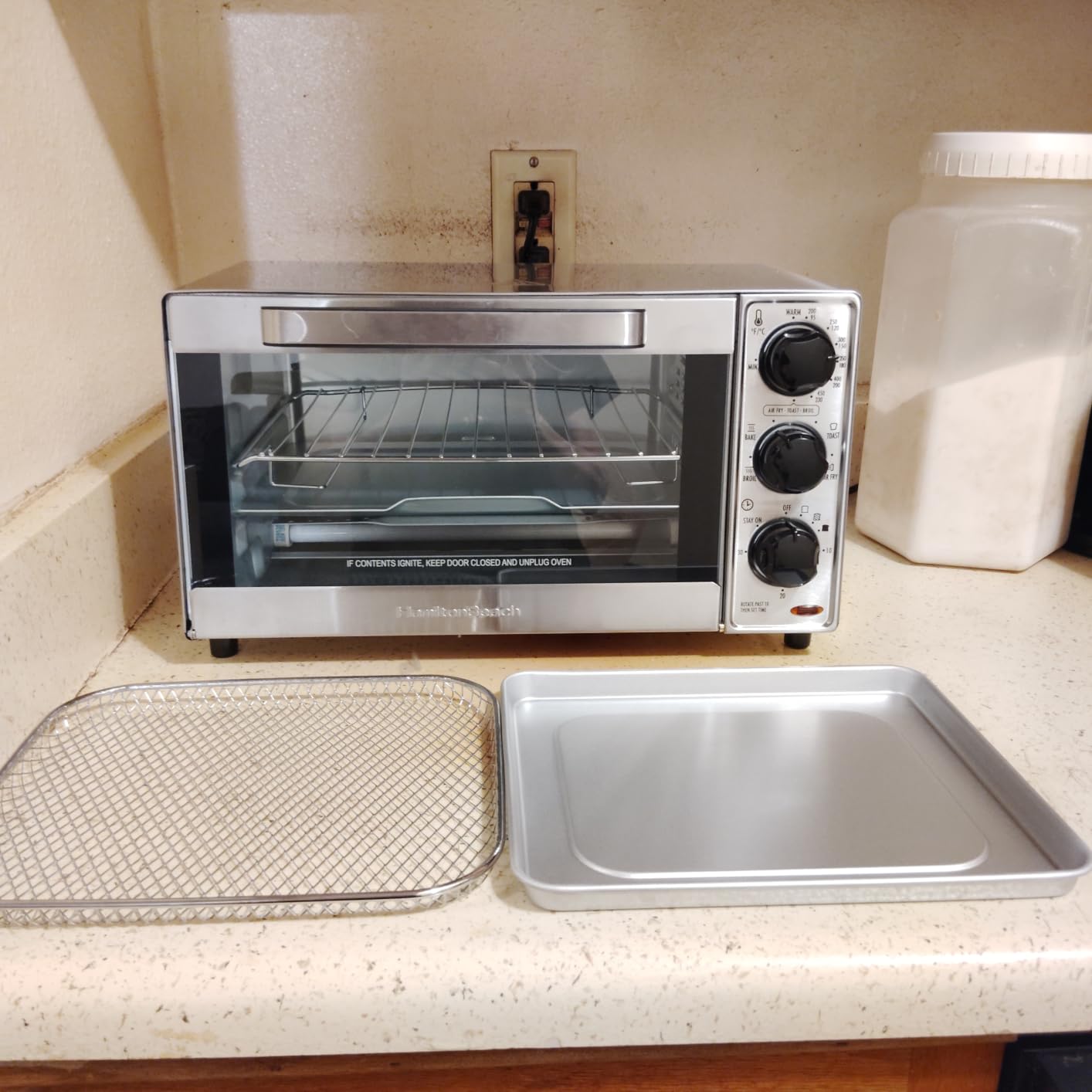 Hamilton Beach 4 Slice Countertop Air Fryer Toaster Oven Combo customer photo 1