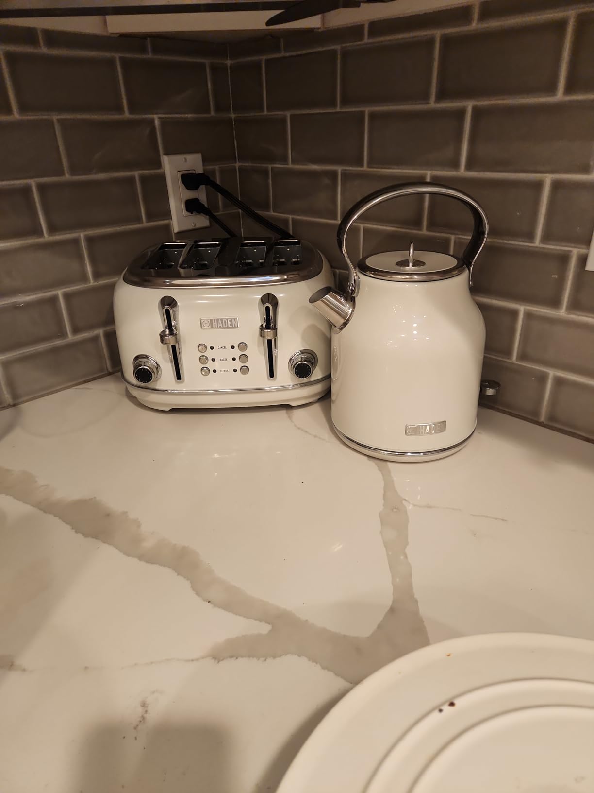 Haden Heritage 4 Slice Wide Slot Toaster & 1.7 Liter Electric Kettle Bundle customer photo 2