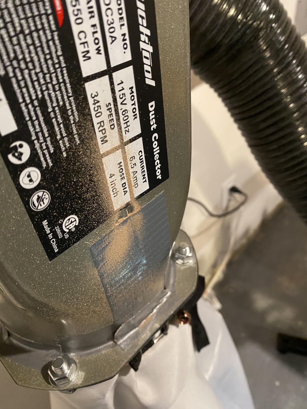 BUCKTOOL 1HP 6.5AMP Wall-mount Dust Collector with Remote Control and 2-micron Dust Filter Bag 550CFM Air Flow DC30A-1 customer photo 2