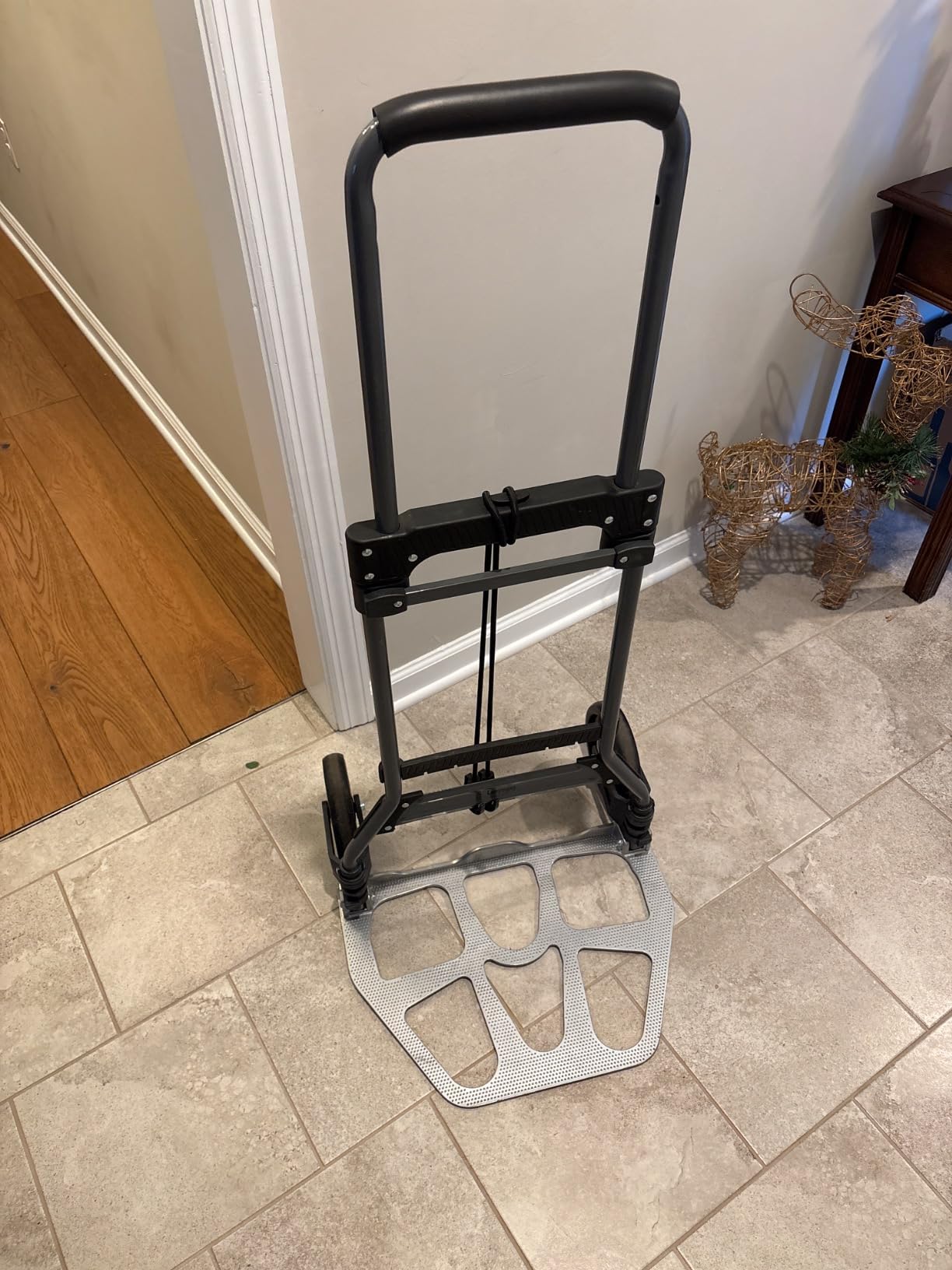 Leeyoung Folding Hand Truck and Dolly,309 lb Capacity Aluminum Portable Cart with Telescoping Handle and PP+EVA Wheels customer photo 2