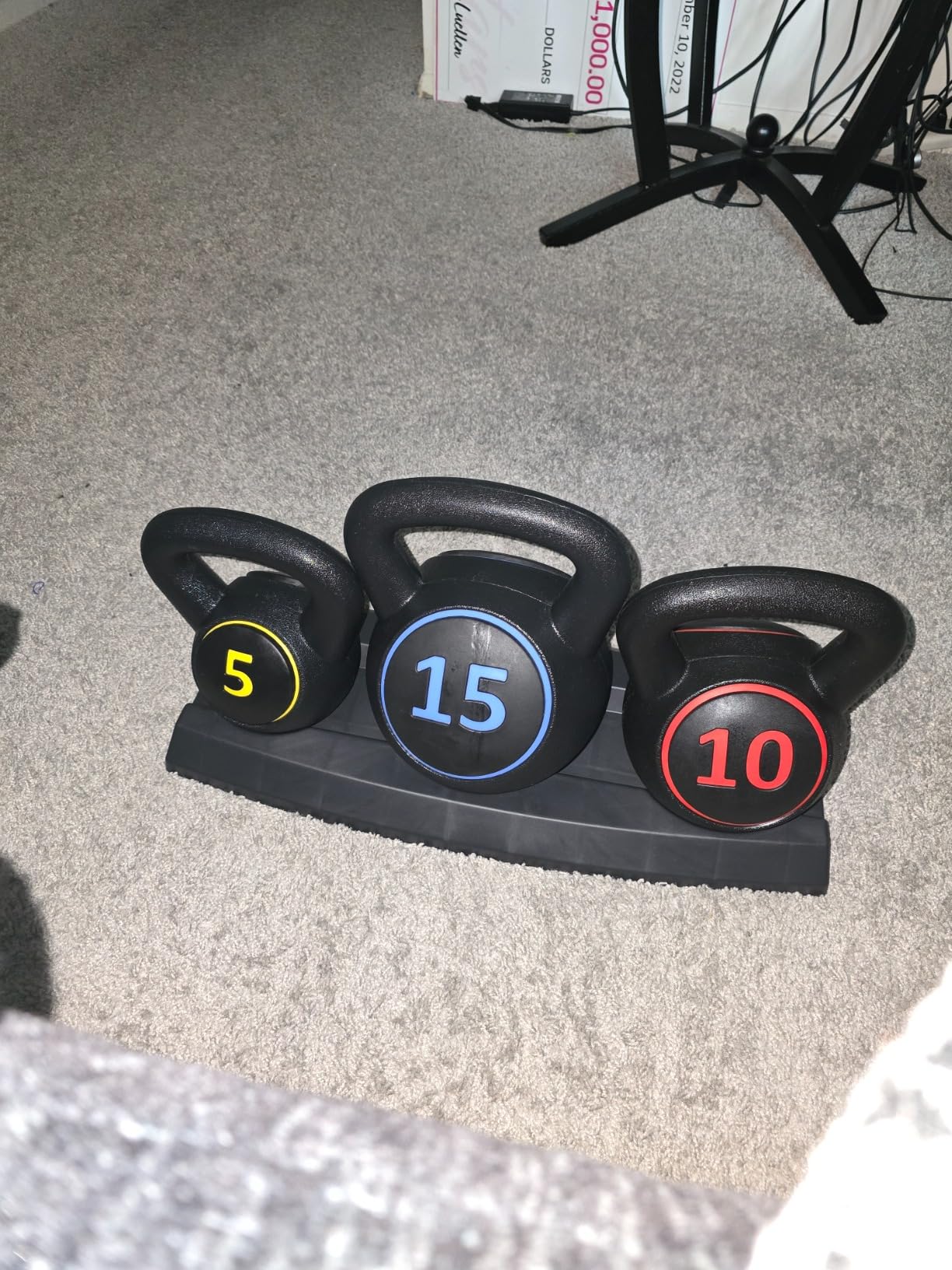 F2C 3-Piece Kettlebell Set with Storage Rack 5lb, 10lb, 15lb Weights HDPE Coated Concrete Kettlebells Core Training for Home Gym Exercise Fitness customer photo 1