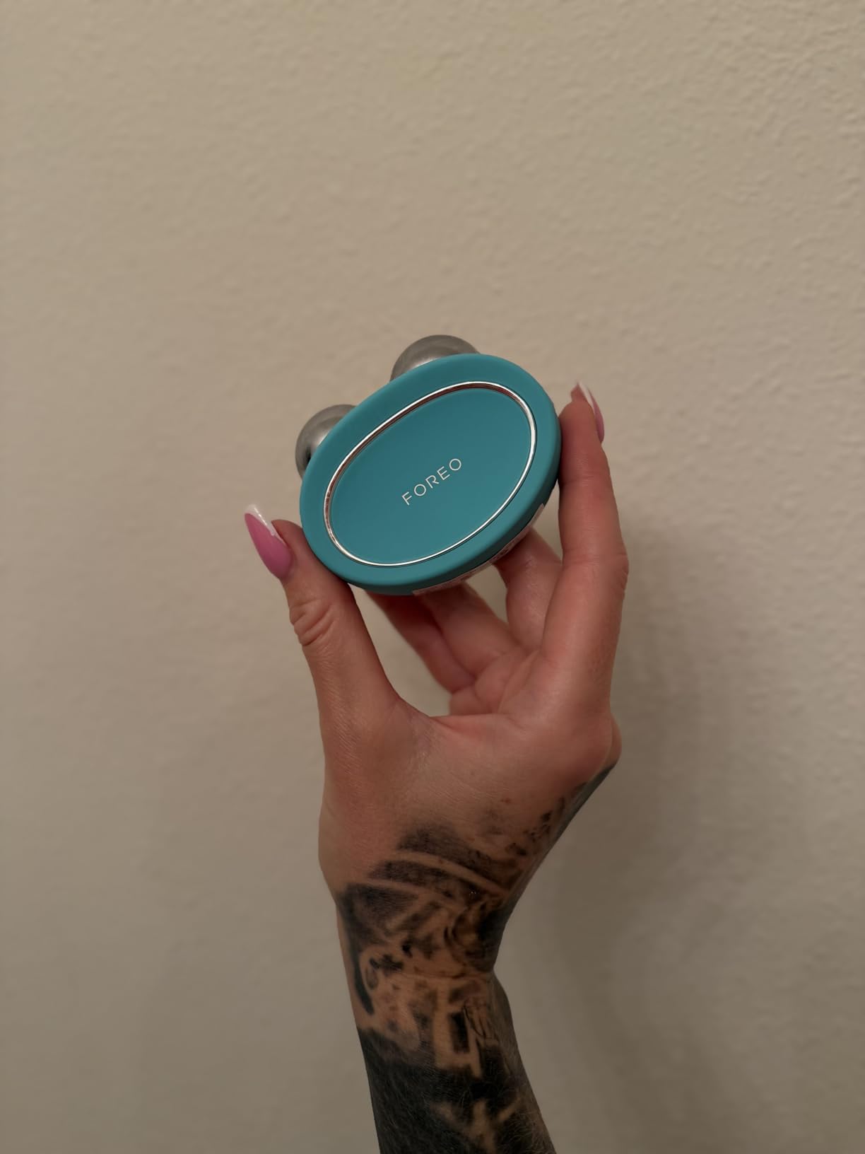 FOREO Bear Microcurrent Facial Device - Instant Face Lift & Toning - Mint customer photo 1