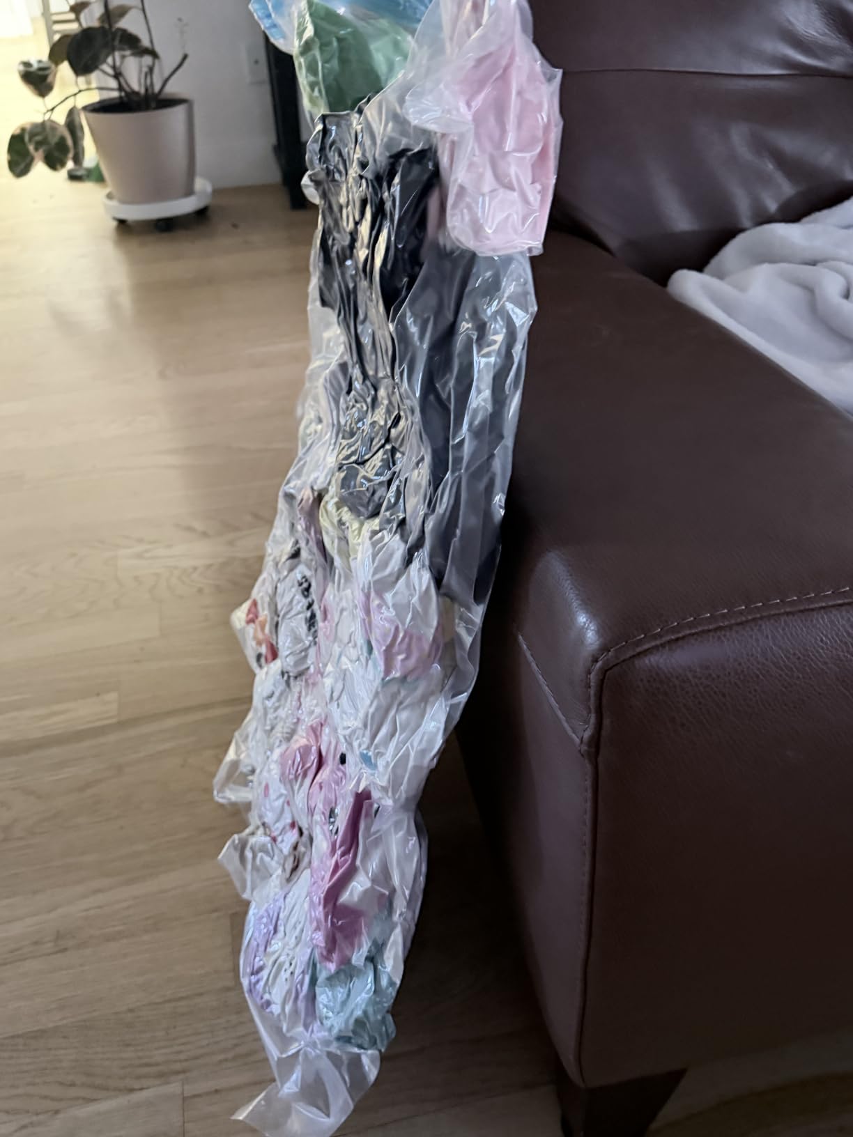 Vacuum Storage Bags with Hand Pump, Vacuum Seal Space Saver Bags,20 Combo customer photo 1