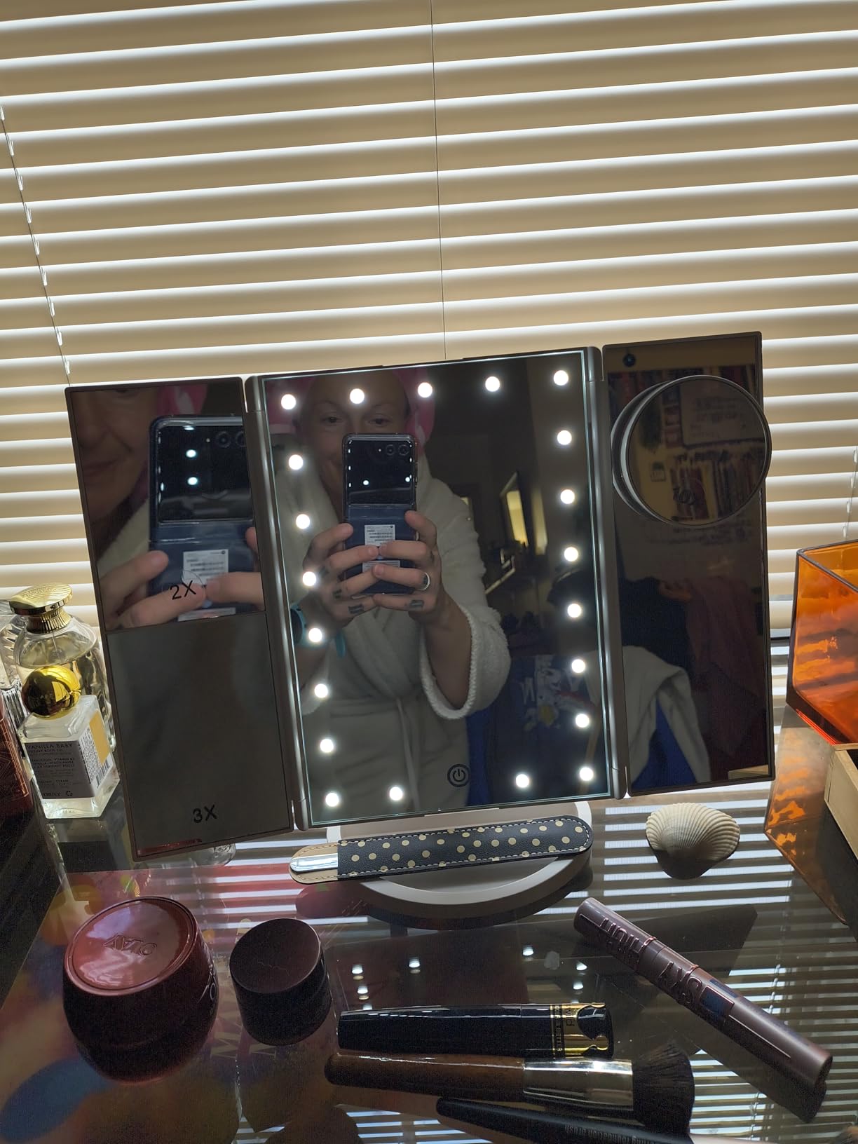 HUONUL 2X/3X/10X Magnifying Vanity Mirror with Light, Trifold Makeup Mirror customer photo 2