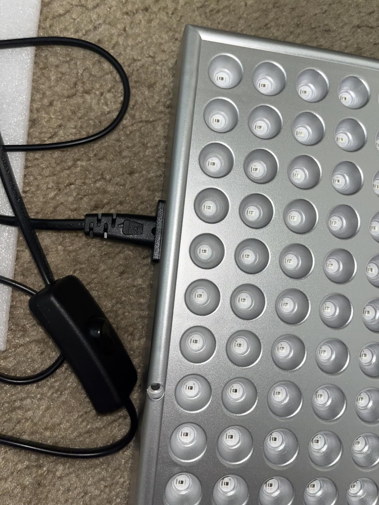 LED-Red-Light-Therapy-Device - 45W LED Panel Deep 660nm and Near-Infrared 850nm Light Combo for Skin Beauty, Pain Relief of Muscles and Joints customer photo 1