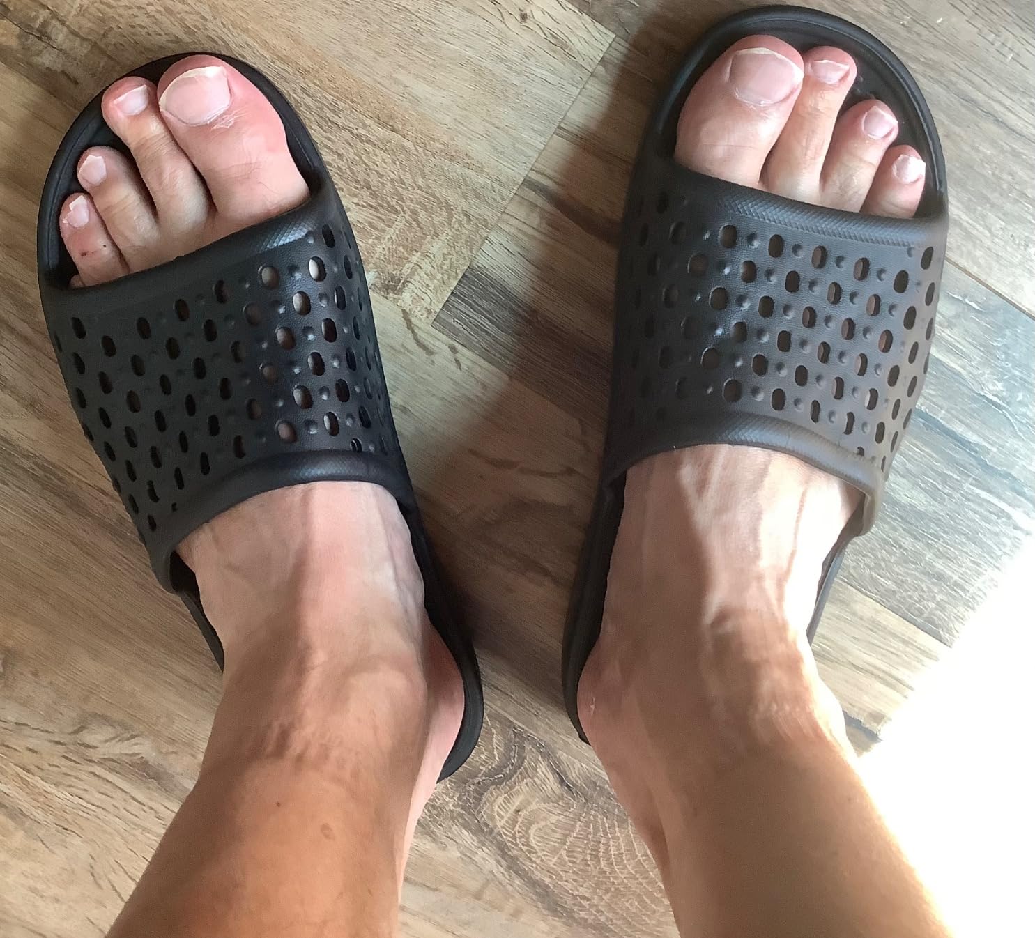 Aoowoll Shower Shoes for Men and Women Non-Slip Sandals Bathroom Slippers customer photo 1