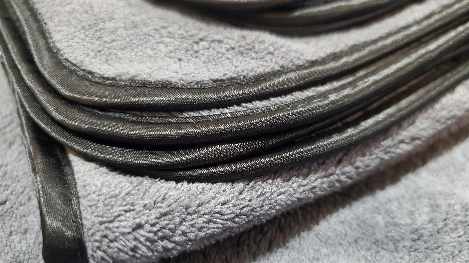 TENSTARS Luxury Silk Hemming Towel Set - Light Thin Quick Drying - 2 Bath Towels 2 Hand Towels 2 Washcloths - Ultra Soft Microfiber, for Bath Fitness, Sports, Yoga, Travel (Dark Grey 6 Pieces) customer photo 2