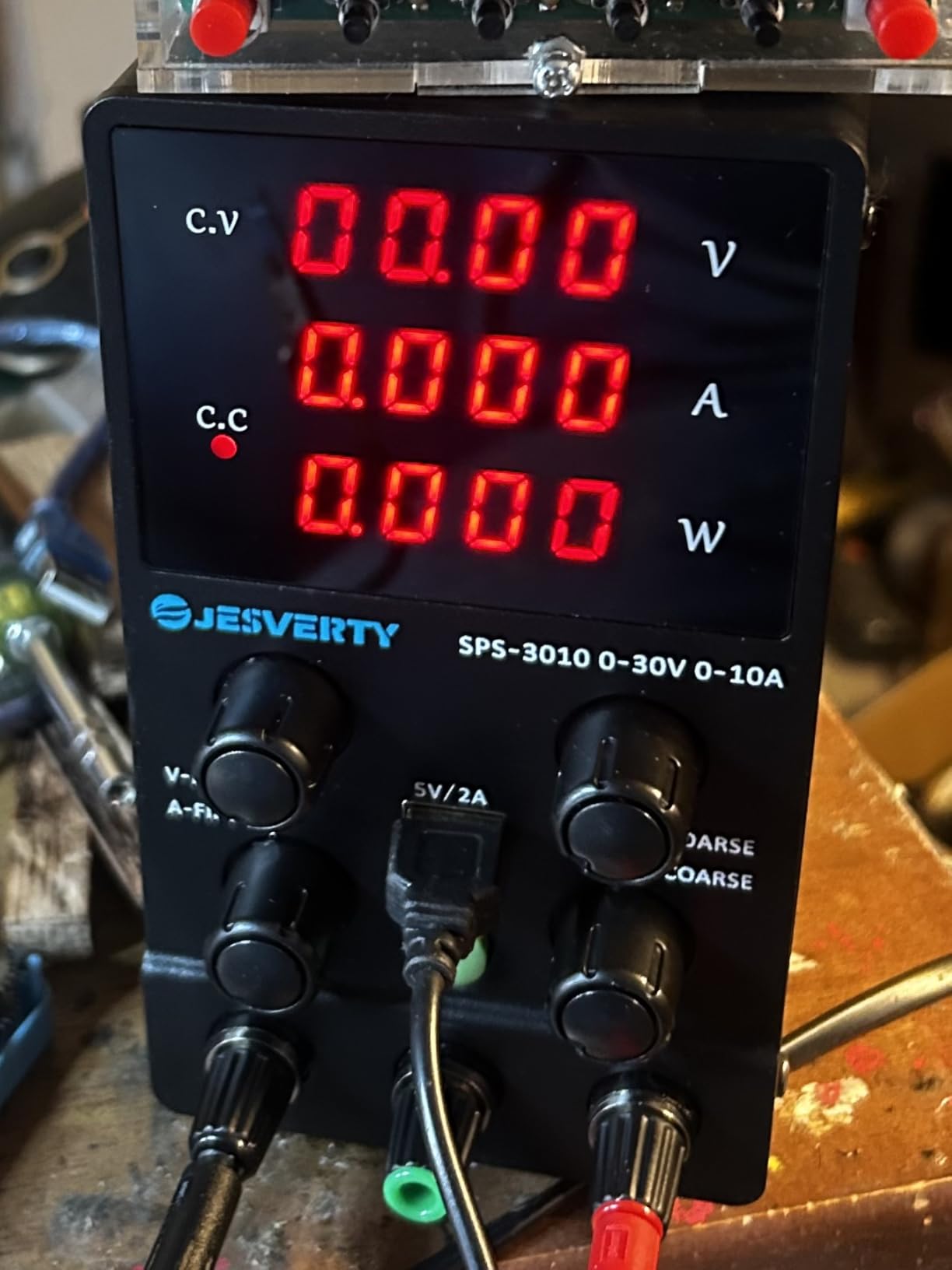 DC Power Supply Variable, 0-30V 0-10A Adjustable Switching DC Regulated Bench Power Supply with High Precision 4-Digit LED Display, 5V/2A USB Port, Coarse and Fine Adjustment SPS-3010 customer photo 2