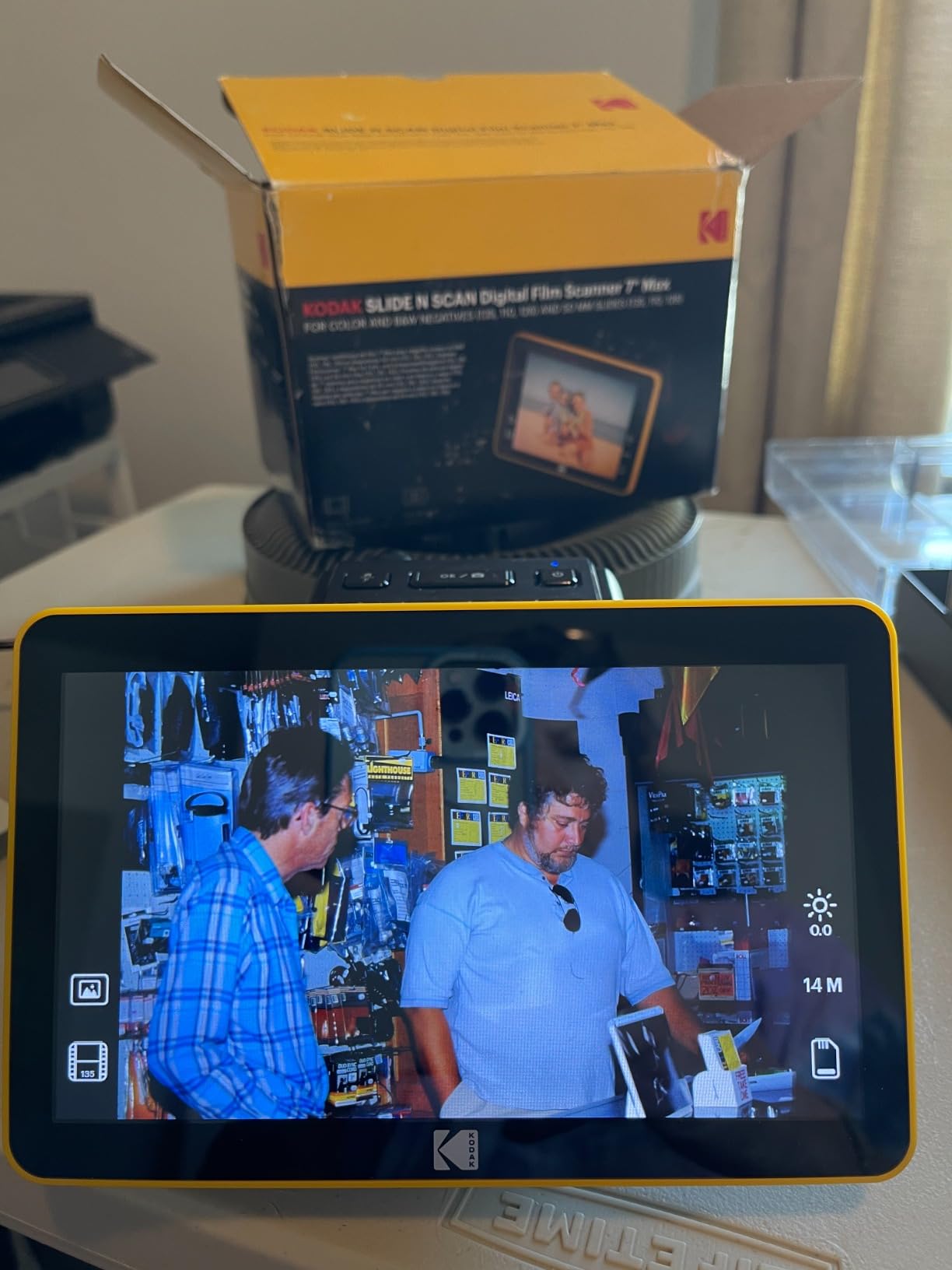 KODAK Slide N Scan Max Film Scanner, Slide Scanner, Black/Yellow customer photo 2