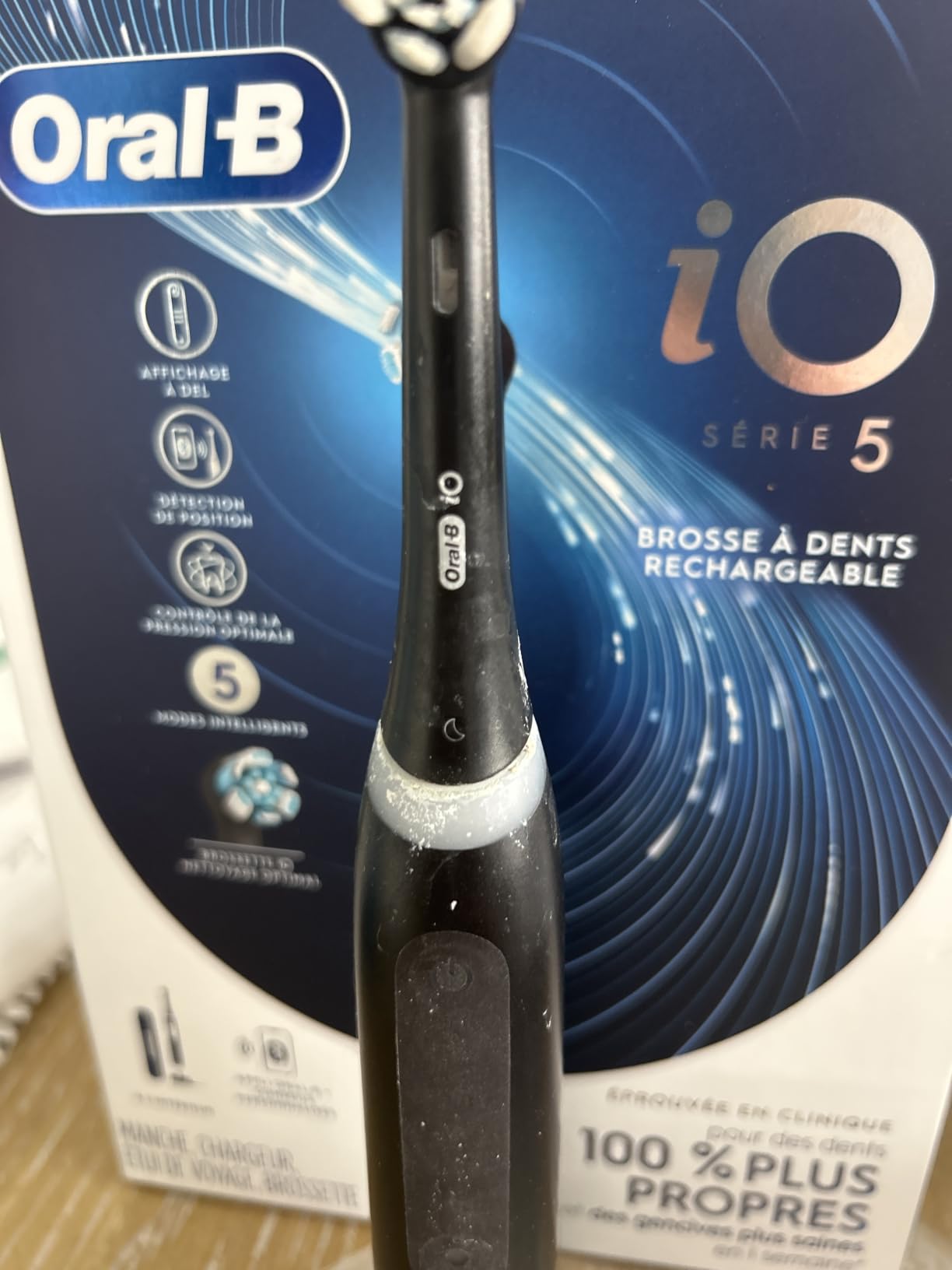 Oral-B Rechargeable Electric Toothbrush, iO5 Customizable Clean, 5 Cleaning Modes, Visual Pressure Sensor to Protect Gums, Travel Case, Black customer photo 2