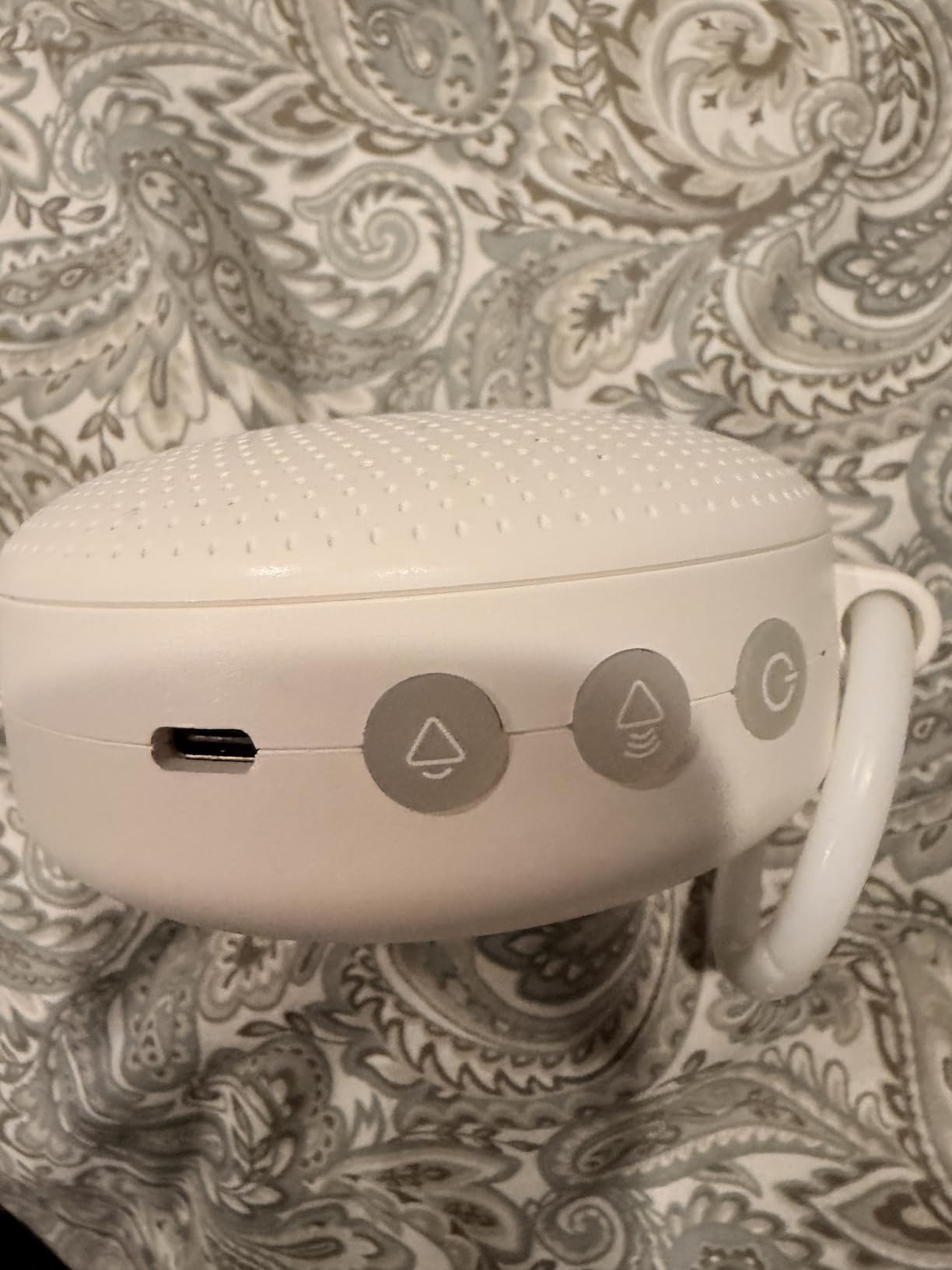 Dreamegg Portable Noise Machine for Baby Adult, Features Powerful Battery, 21 Soothing Sound, Noise Canceling for Office & Sleeping, Sound Therapy for Home, Travel, Registry Gift, Classic White customer photo 2