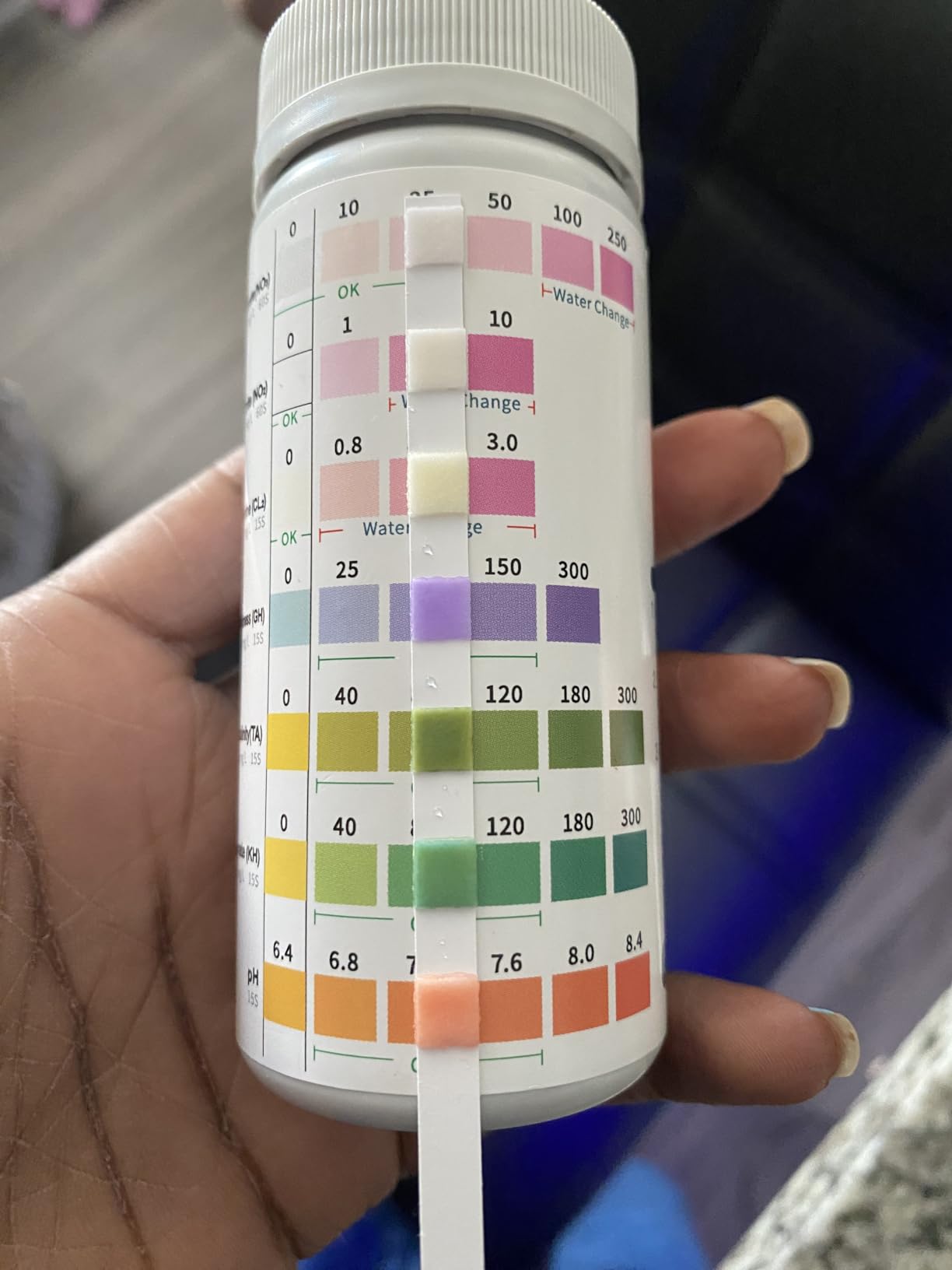 Umlecoa 7 in 1 Aquarium Test Kit for Freshwater and Saltwater - 125 Aquarium Test Strips with Test Tube & Thermometer - Fast & Accurate Water Testing Strips for Aquarium/Pond/Pool customer photo 1