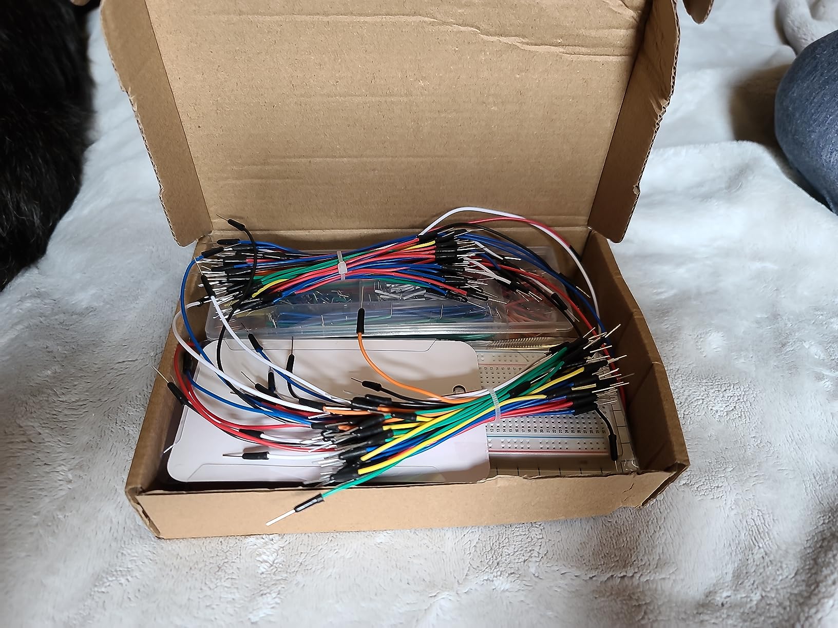 Breadboard Jumper Wire Kit:2×830&400 Breadboards,130 Flexible+280 Jumpers,1 Tweezer for Arduino Raspberry Pi customer photo 2