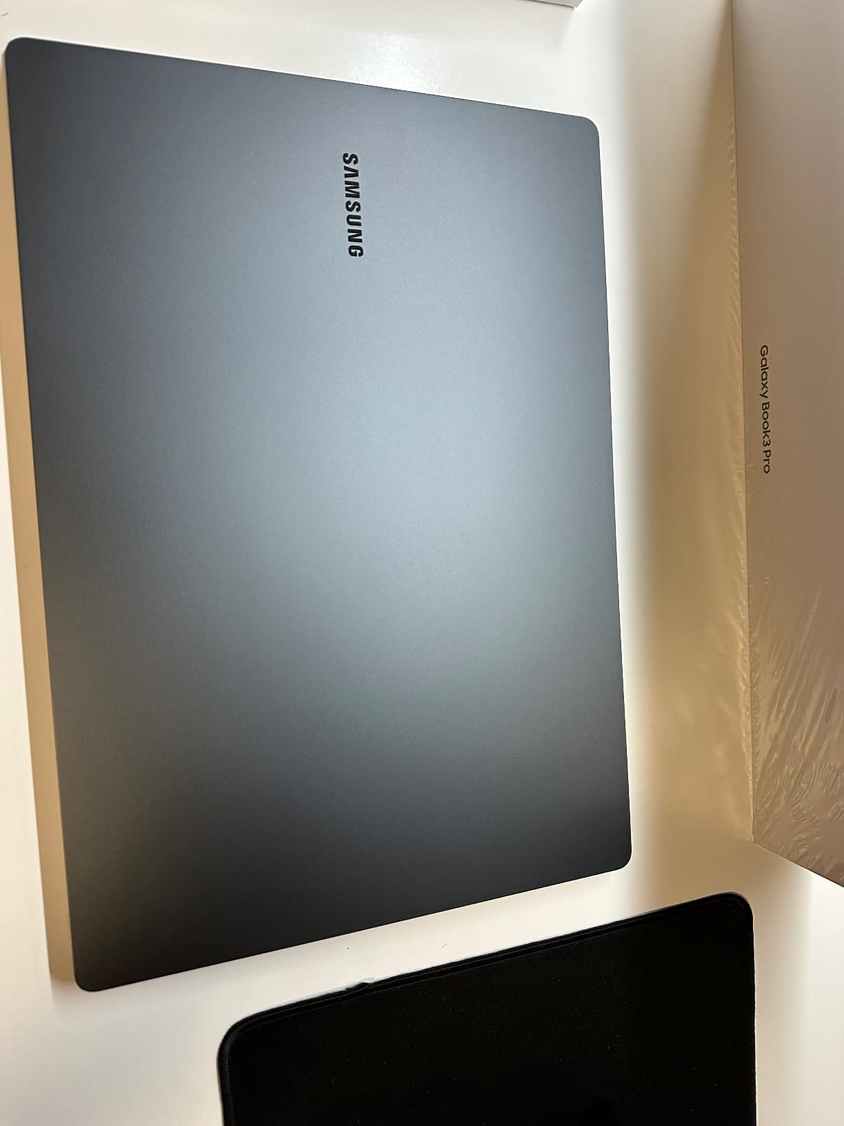 SAMSUNG 14” Galaxy Book3 Pro Laptop Computer, 13th Gen Intel Core i7-1360P Processor / 16GB / 1TB, 3K AMOLED Screen, 120hz, Fingerprint Reader, FHD Webcam, 2023 Model, NP940XFG-KA1US, Beige customer photo 2