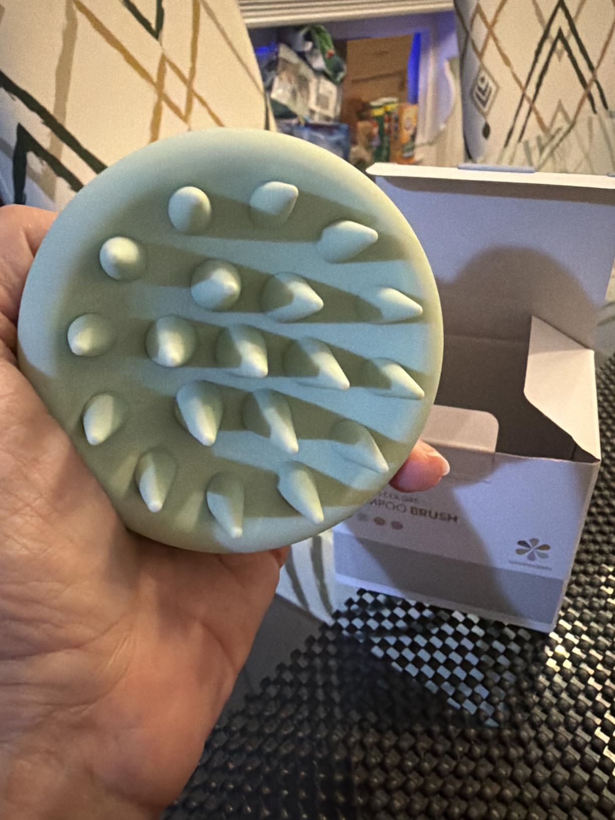 Sndyi Silicone Scalp Massager Shampoo Brush, Hair Scrubber with Soft Silicone Bristles, Scalp Scrubber/Exfoliator for Dandruff Removal, Wet Dry Scalp Brush for Hair Growth & Scalp Care, Oatmeal customer photo 1