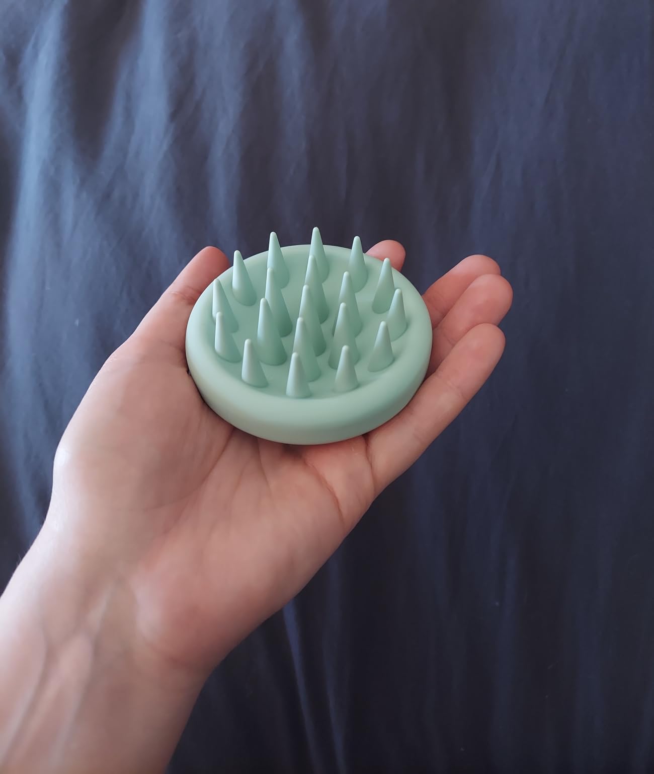 Sndyi Silicone Scalp Massager Shampoo Brush, Hair Scrubber with Soft Silicone Bristles, Scalp Scrubber/Exfoliator for Dandruff Removal, Wet Dry Scalp Brush for Hair Growth & Scalp Care, Oatmeal customer photo 2