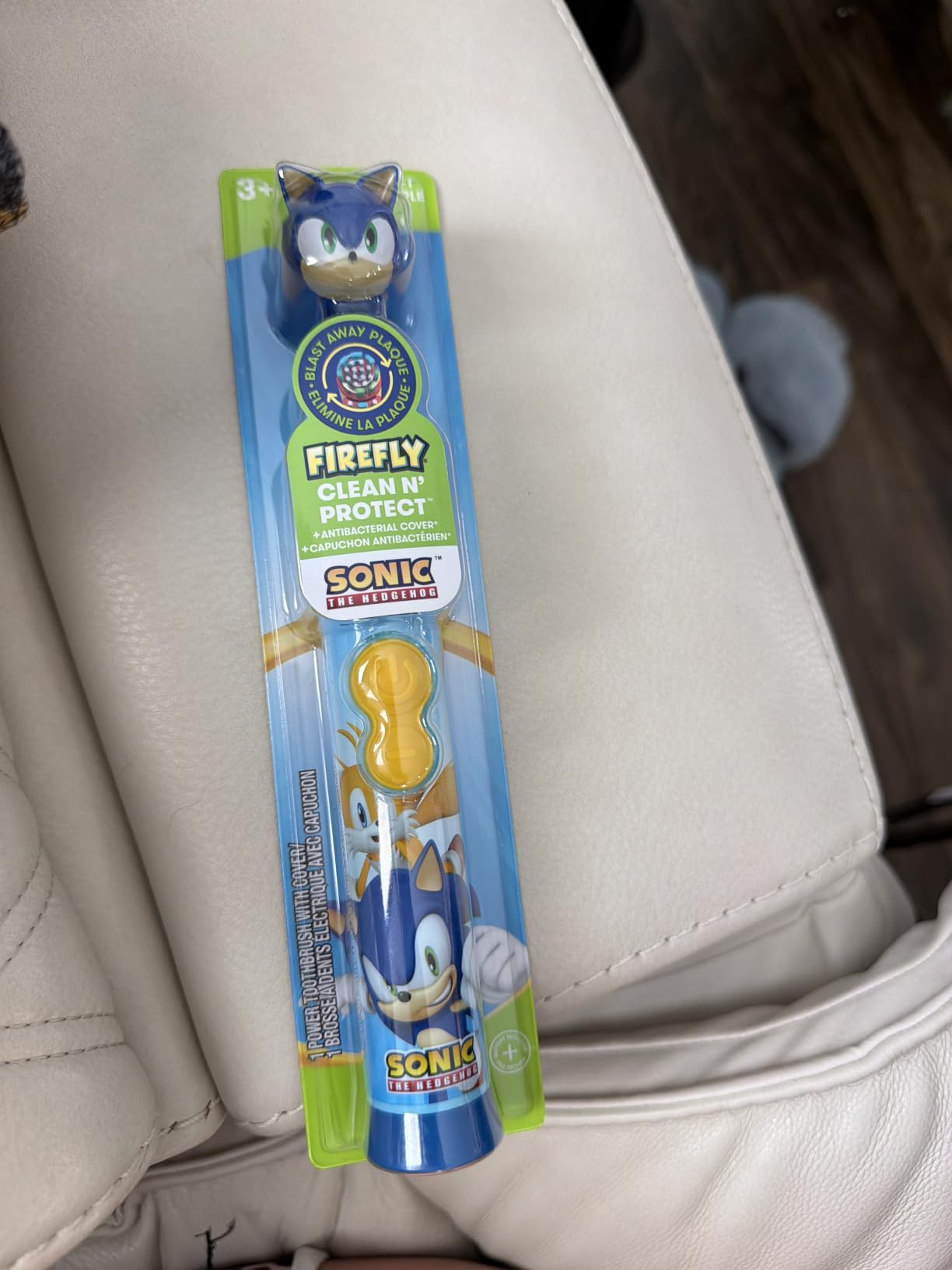 FIREFLY Clean N' Protect, Sonic The Hedgehog Toothbrush with 3D hygienic Cover, Premium Soft Bristles, Anti-Slip Grip Handle, Battery Included, Ages 3+, 3 Piece Set (Pack of 1) customer photo 1