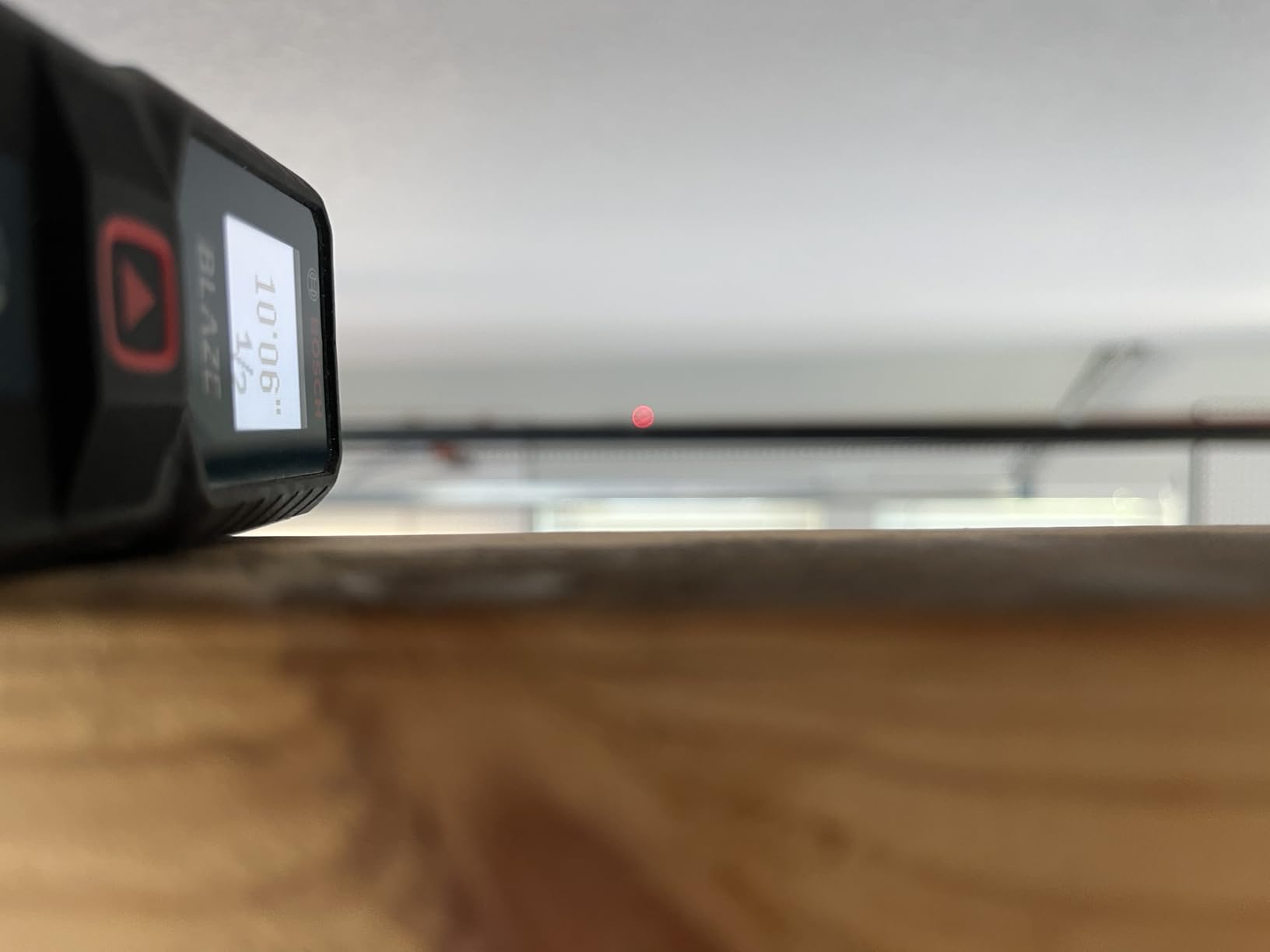 BOSCH GLM100-23 100 Ft Blaze Laser Distance Measure, with 2 AA Batteries customer photo 1
