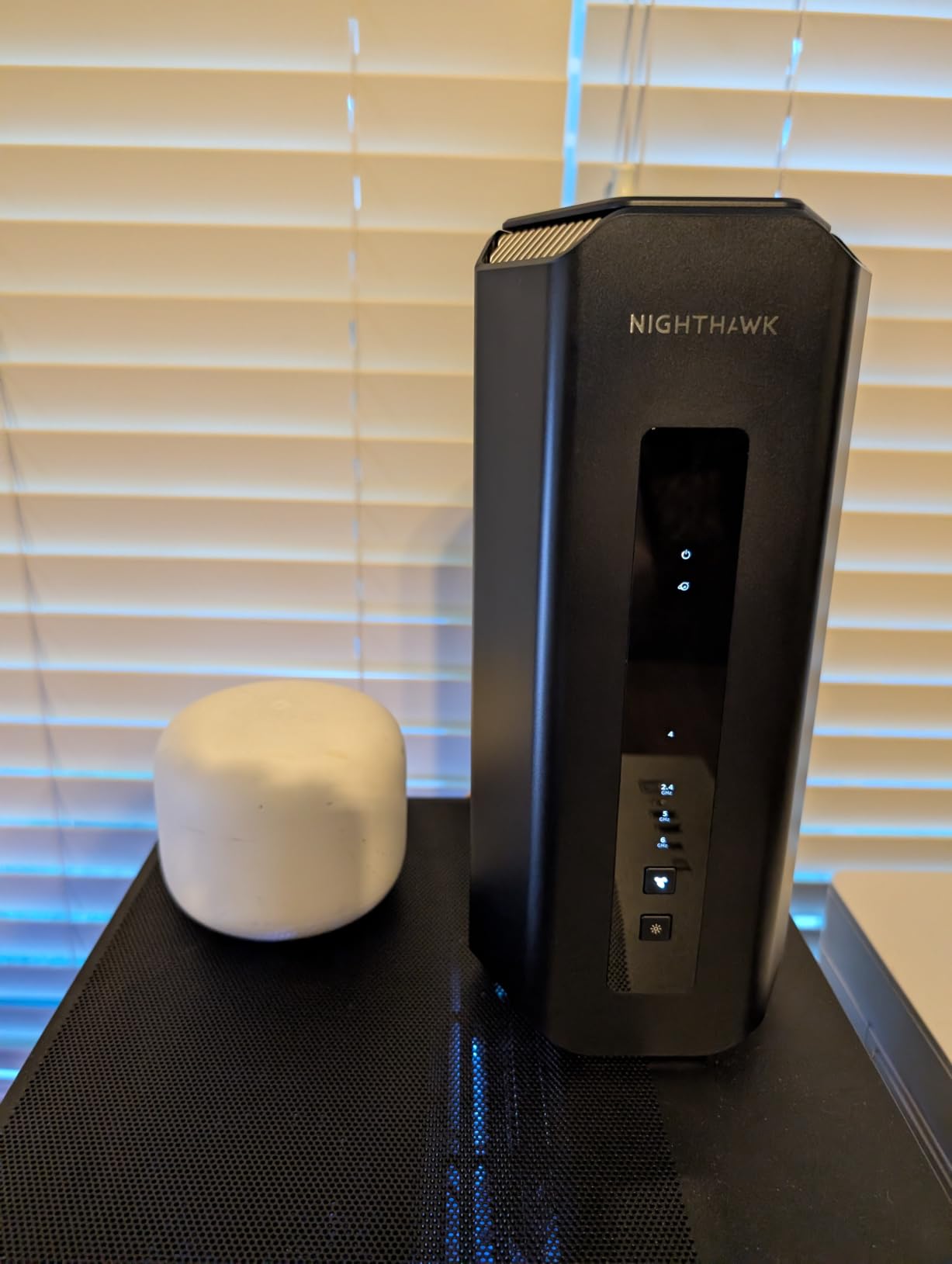 NETGEAR Nighthawk WiFi 7 Router RS700S, Up to 3,500 sq ft, 19 Gbps customer photo 2